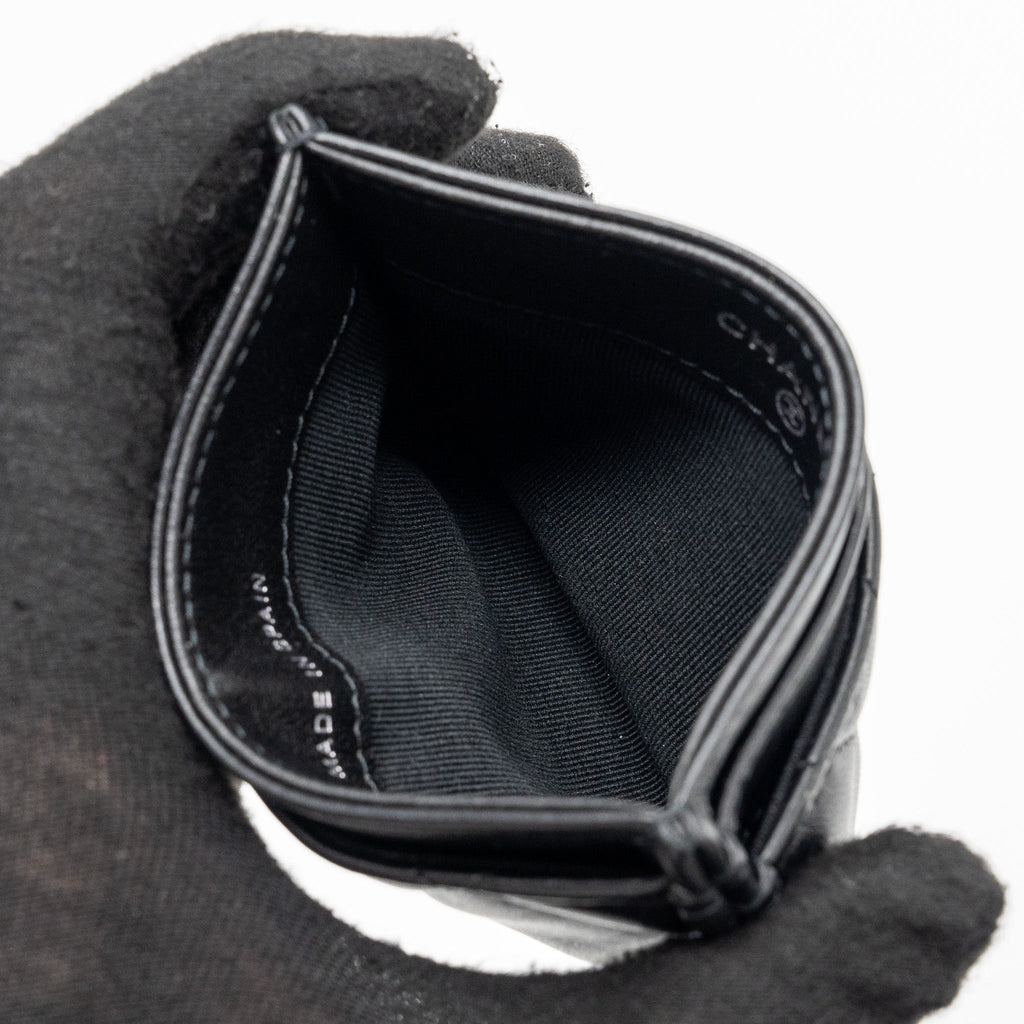 CHANEL CLASSIC QUILTED CARD HOLDER WITH LIMITED CC LOGO LAMBSKIN BLACK SHW (MICROCHIP)