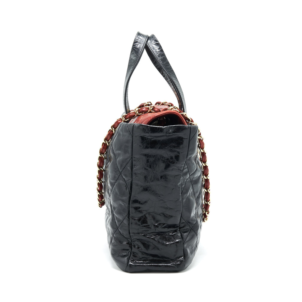 CHANEL CALFSKIN TOTE BAG WITH CHAIN BLACK AND RED GHW