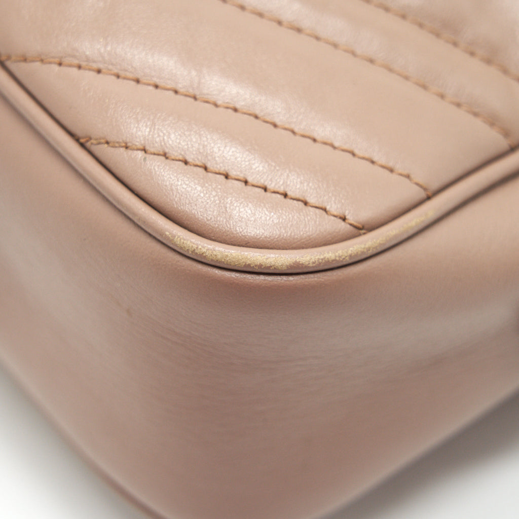 GUCCI GG MARMONT SMALL MATELASSE SHOULDER BAG IN BEIGE