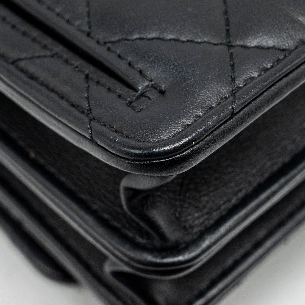 CHANEL MINI 2.55 REISSUE WALLET ON CHAIN AGED CALFSKIN BLACK GHW (MICROCHIP)