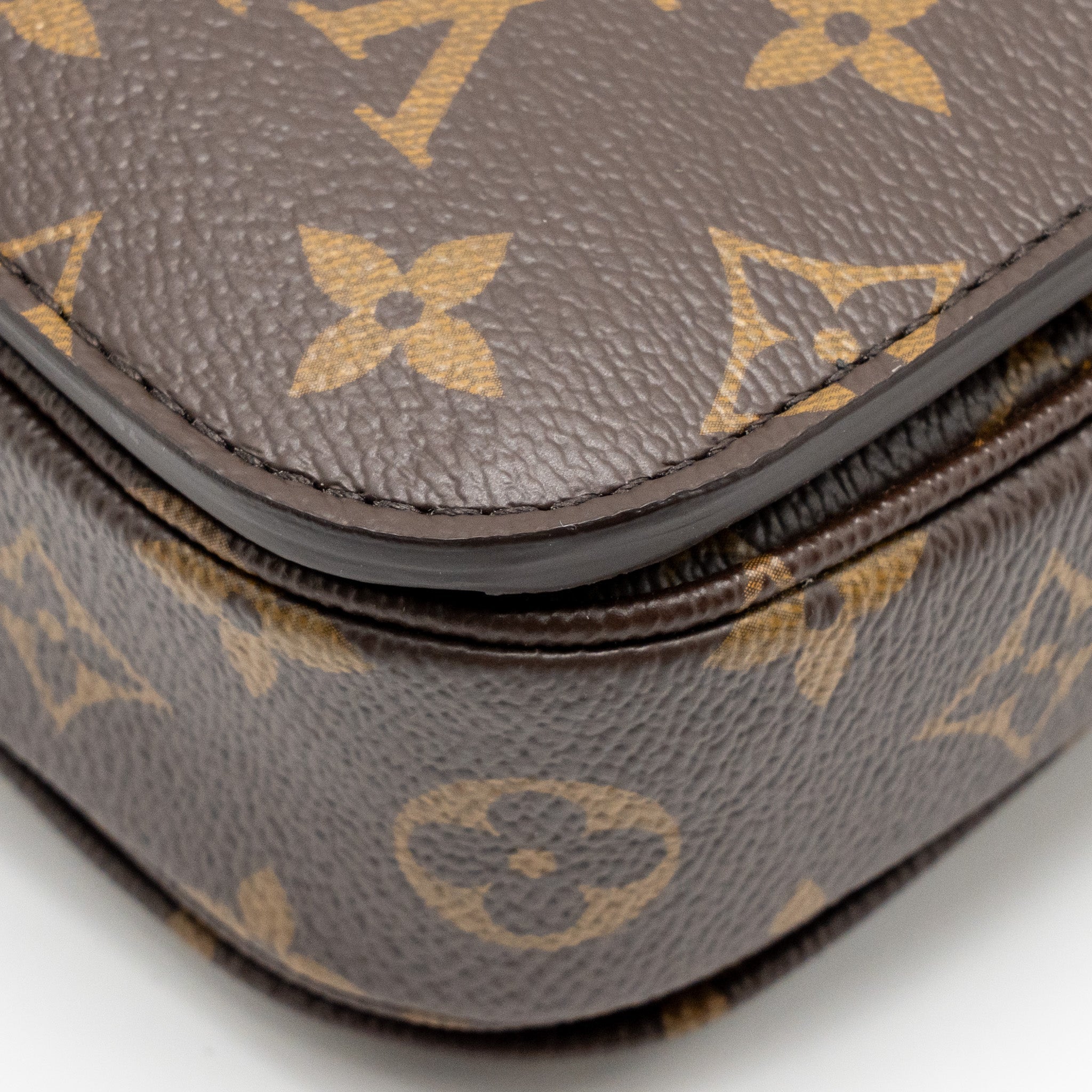 LOUIS VUITTON POCHETTE MÉTIS MONOGRAM CANVAS GHW