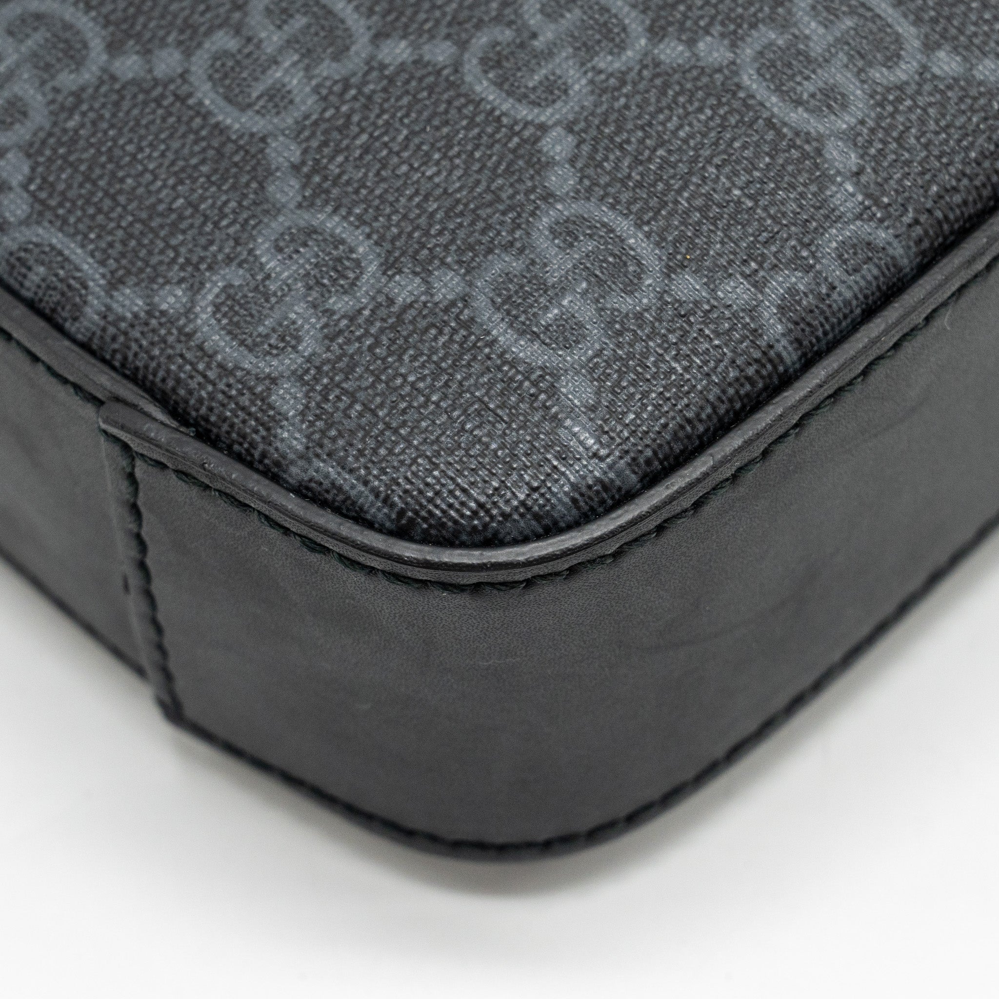 GUCCI POUCH GG SUPREME CANVAS BLACK SHW