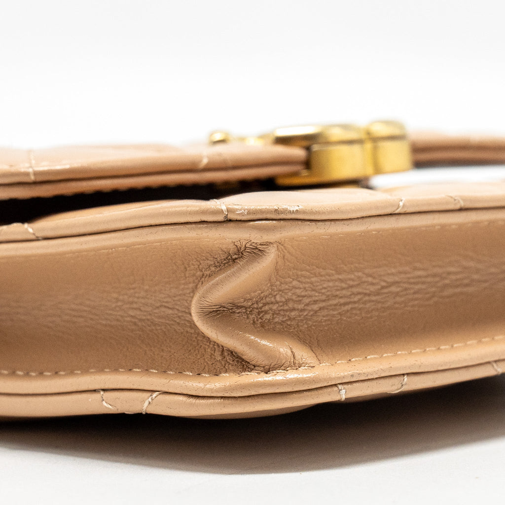 CHANEL 21A GOLD CRUSH MINI FLAP CLUTCH WITH ADJUSTABLE CHAIN CALFSKIN BEIGE GHW