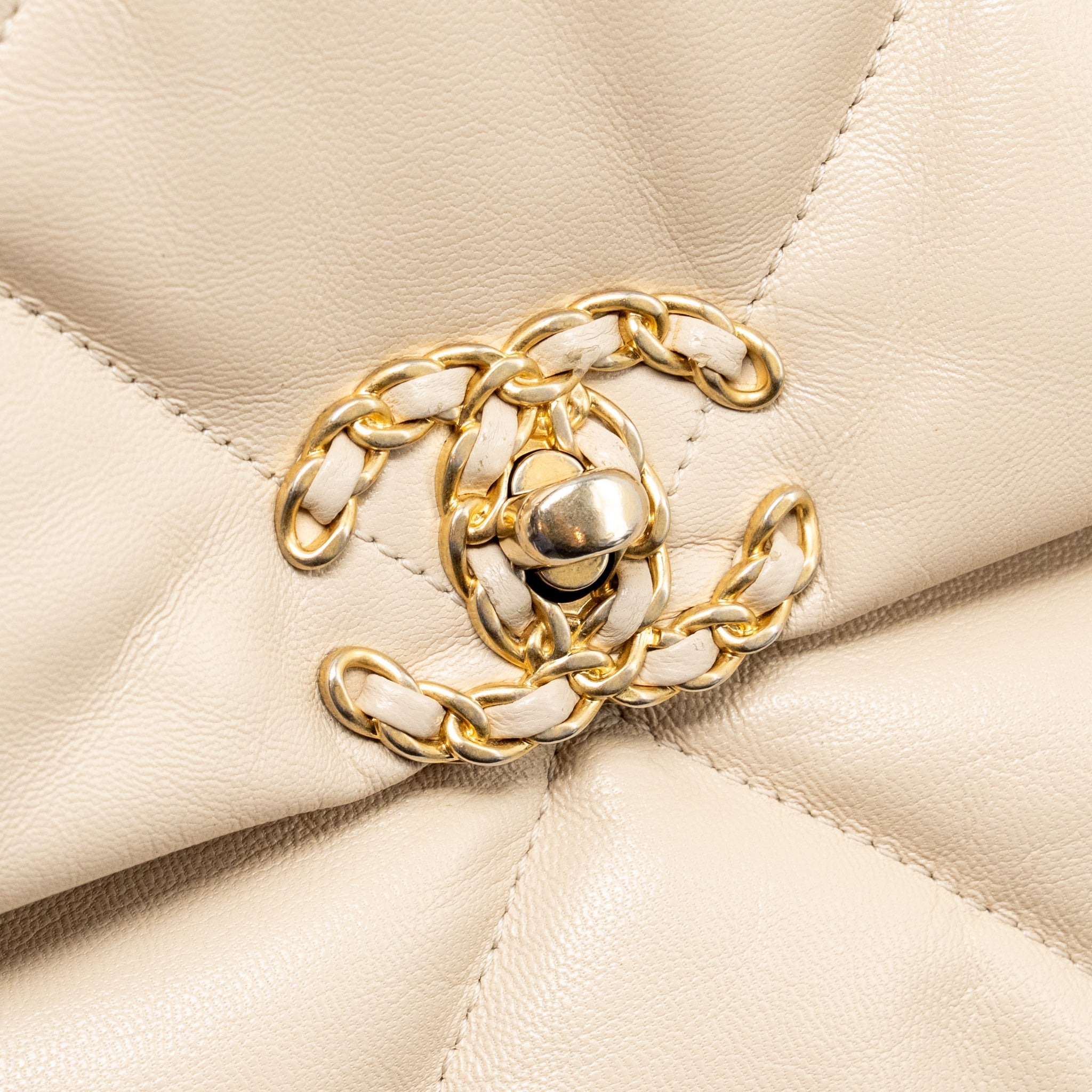 CHANEL MAXI 19 BAG GOATSKIN BEIGE MULTICOLOR HARDWARE
