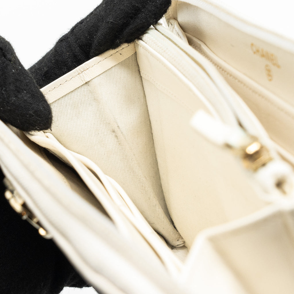 CHANEL BOY ZIPPER LONG WALLET CAVIAR WHITE LGHW