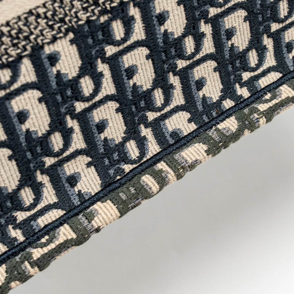 DIOR SMALL BOOK TOTE BLUE/ECRU DIOR OBLIQUE EMBROIDRY
