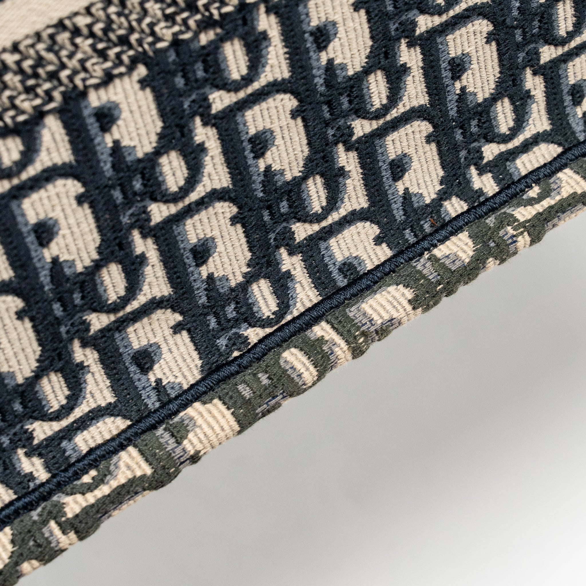 DIOR SMALL BOOK TOTE BLUE/ECRU DIOR OBLIQUE EMBROIDRY
