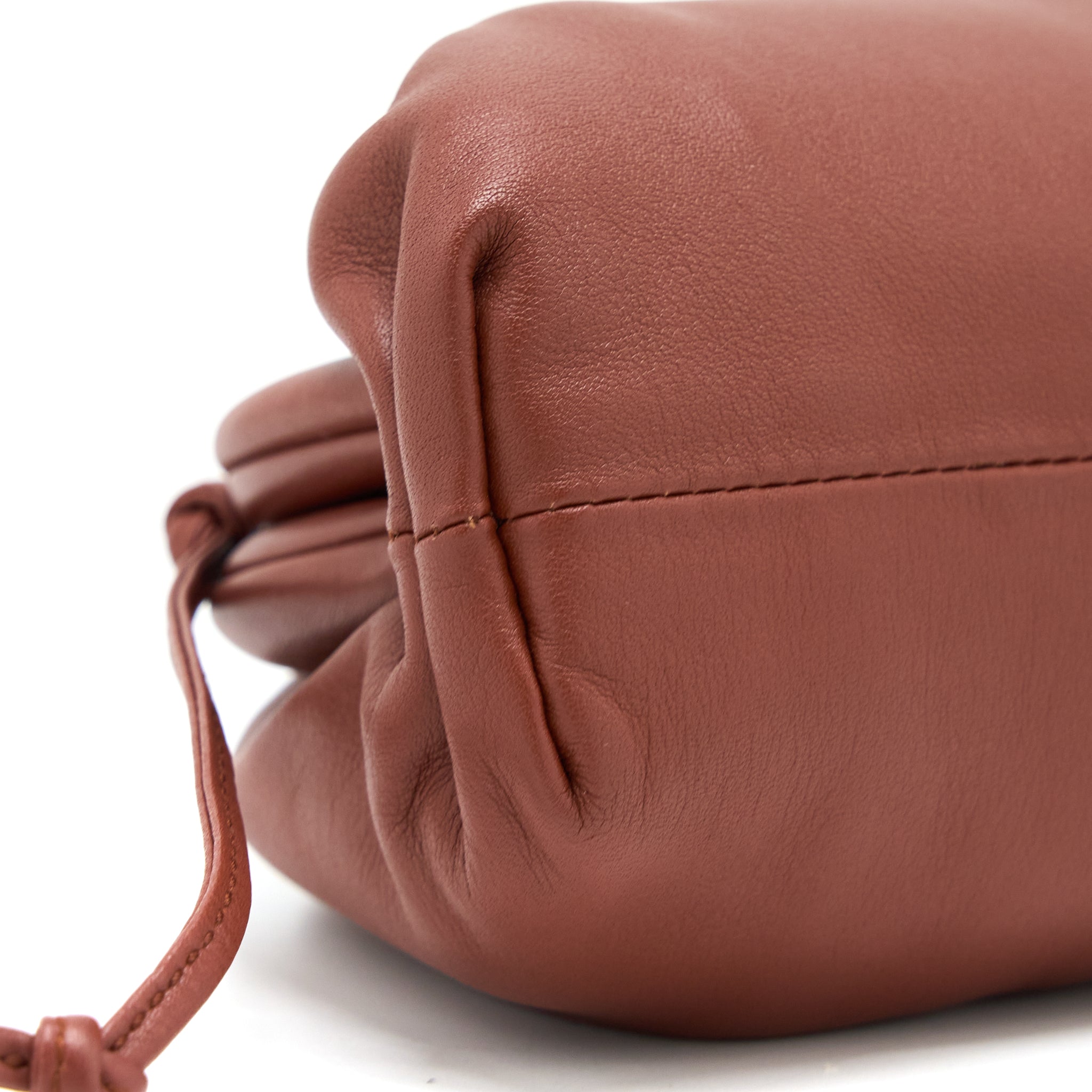 BOTTEGA VENETA MINI POUCH CALFSKIN DARD RED GHW
