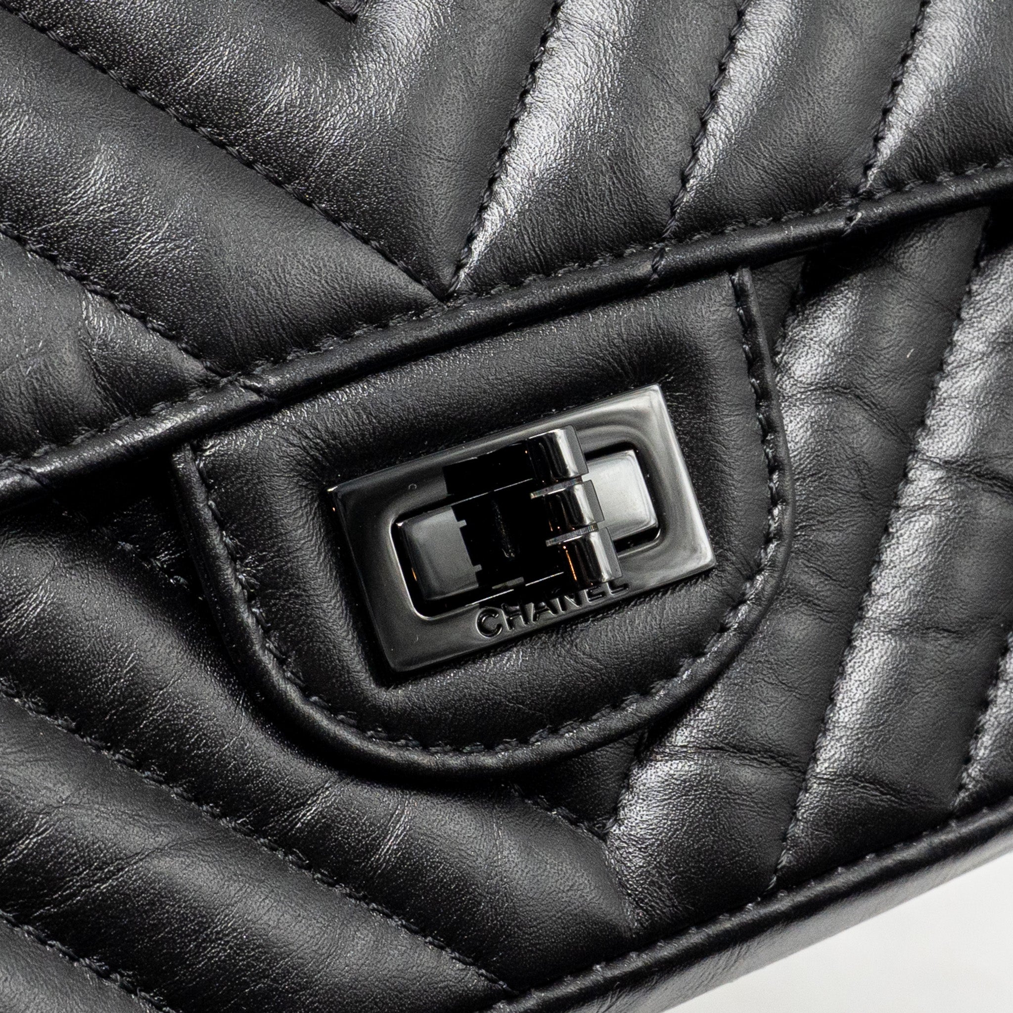 CHANEL MINI 2.55 REISSUE FLAP BAG CHEVRON AGED CALFSKIN SO BLACK