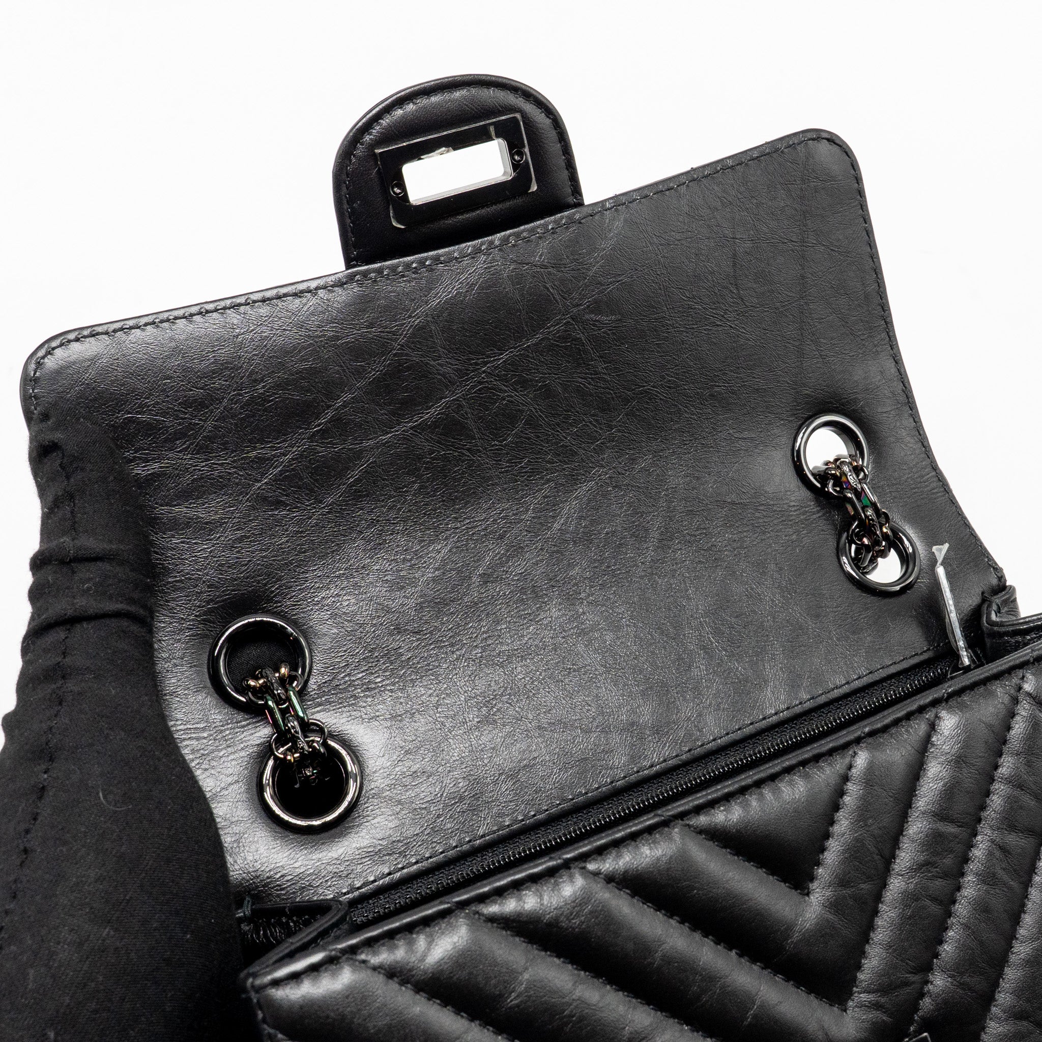 CHANEL MINI 2.55 REISSUE FLAP BAG CHEVRON AGED CALFSKIN SO BLACK