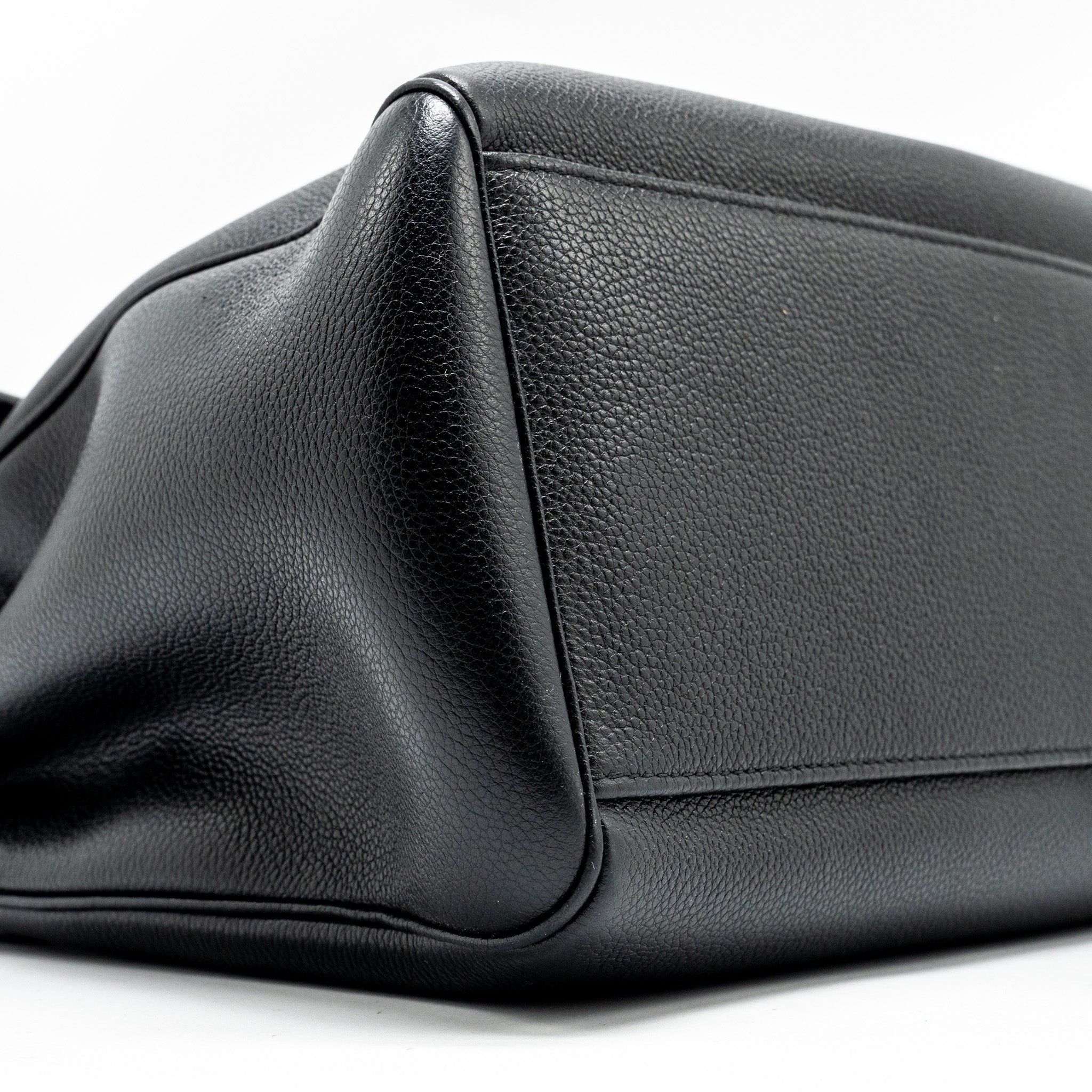 CELINE MEDIUM SOFT 16 BAG GRAINED CALFSKIN BLACK GHW