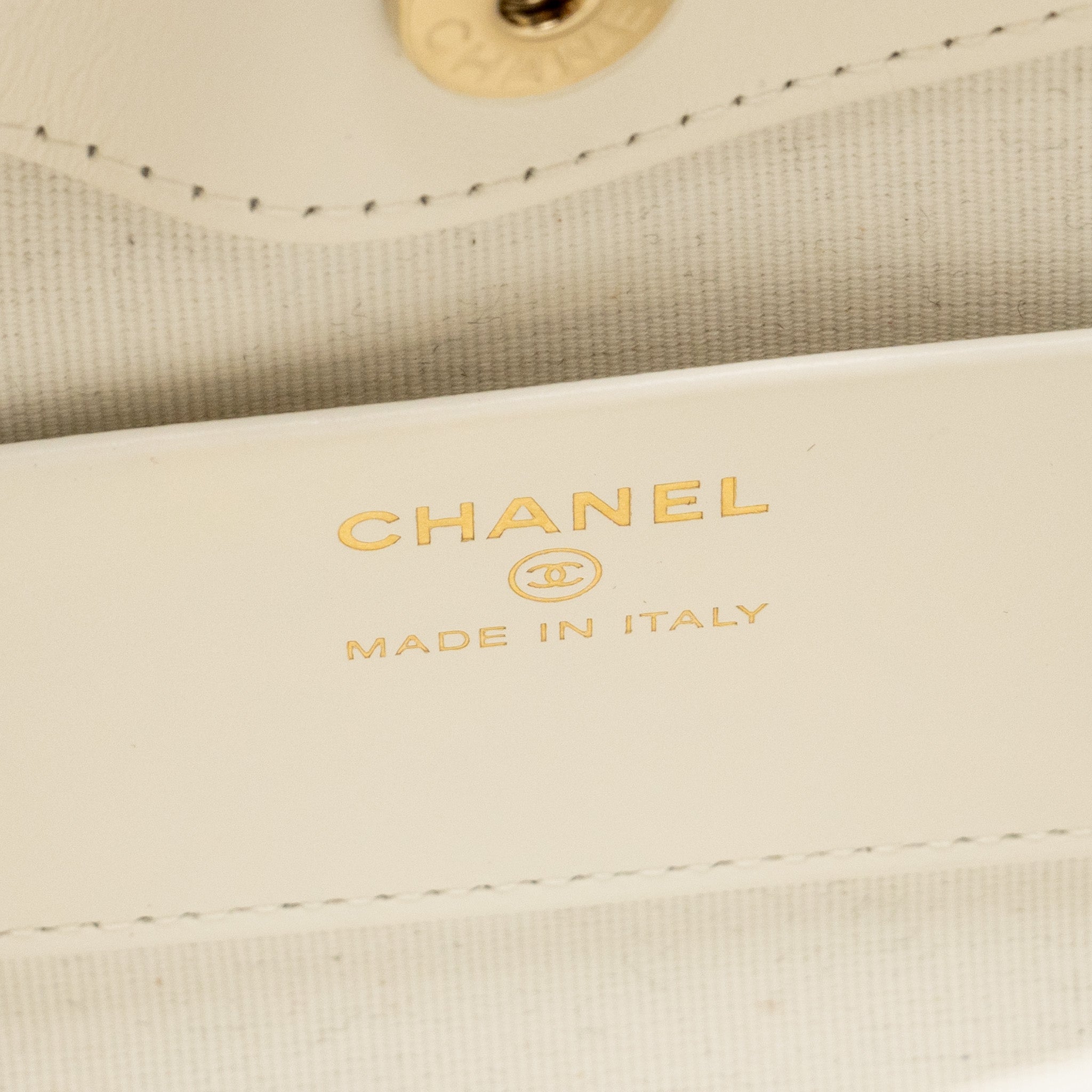 CHANEL MINI 31 CLUTCH WITH CHAIN SHINY LAMBSKIN WHITE LGHW (MICROCHIP)