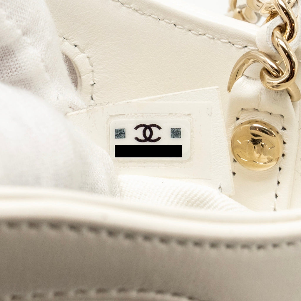 CHANEL MINI 31 CLUTCH WITH CHAIN SHINY LAMBSKIN WHITE LGHW (MICROCHIP)