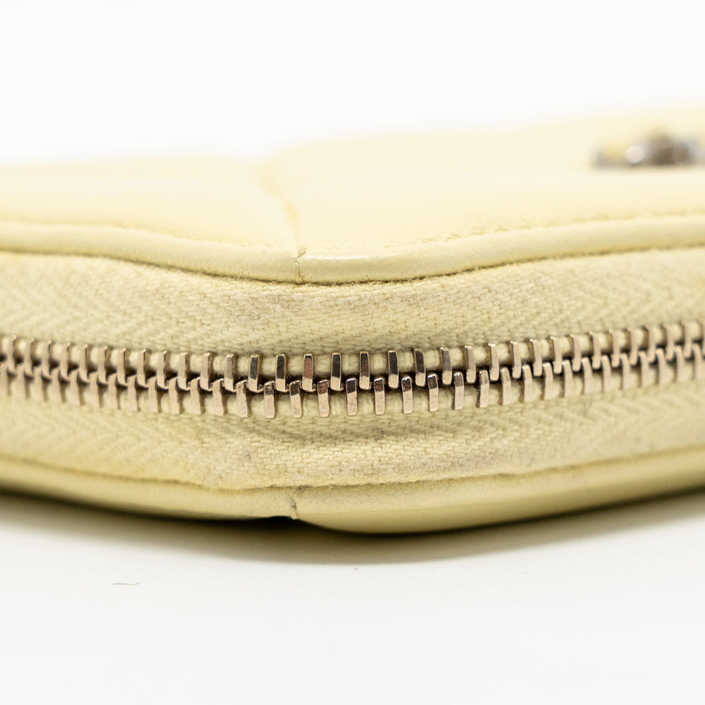 CHANEL 19 LONG WALLET LAMBSKIN YELLOW SHW (MICROCHIP)