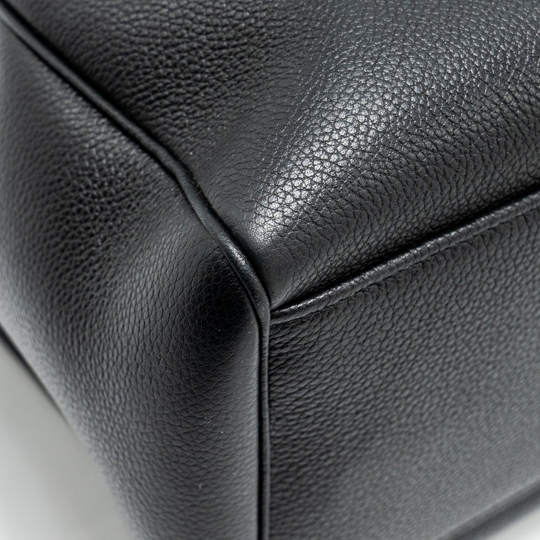CELINE MEDIUM SOFT 16 BAG GRAINED CALFSKIN BLACK GHW