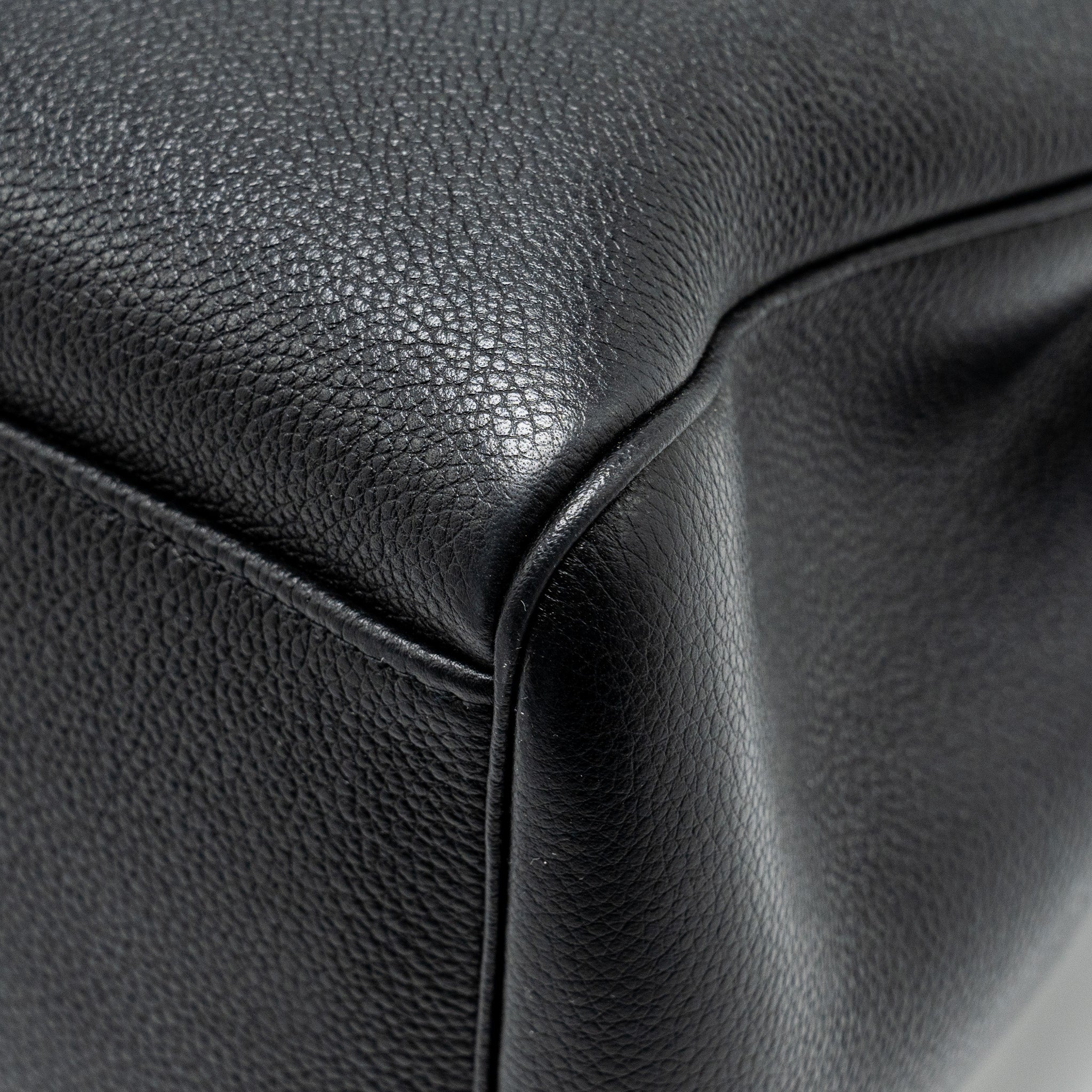 CELINE MEDIUM SOFT 16 BAG GRAINED CALFSKIN BLACK GHW