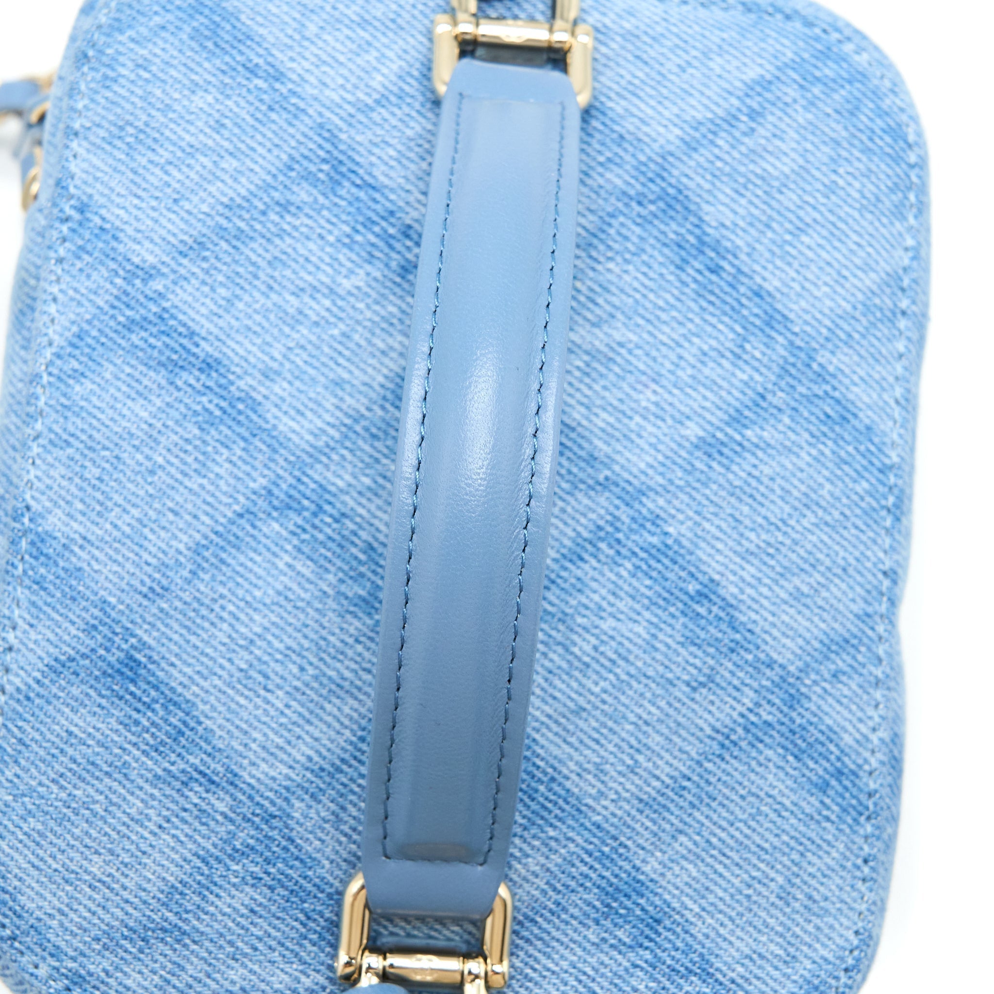 CHANEL VANITY CASE WITH CHAIN DENIM LGHW (MICROCHIP)