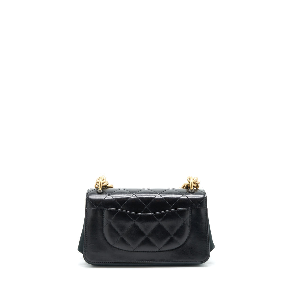 CHANEL SEASONAL PARIS COSMOPOLITE STRAIT LINED FLAP BAG CALFSKIN / LAMBSKIN BLACK GHW