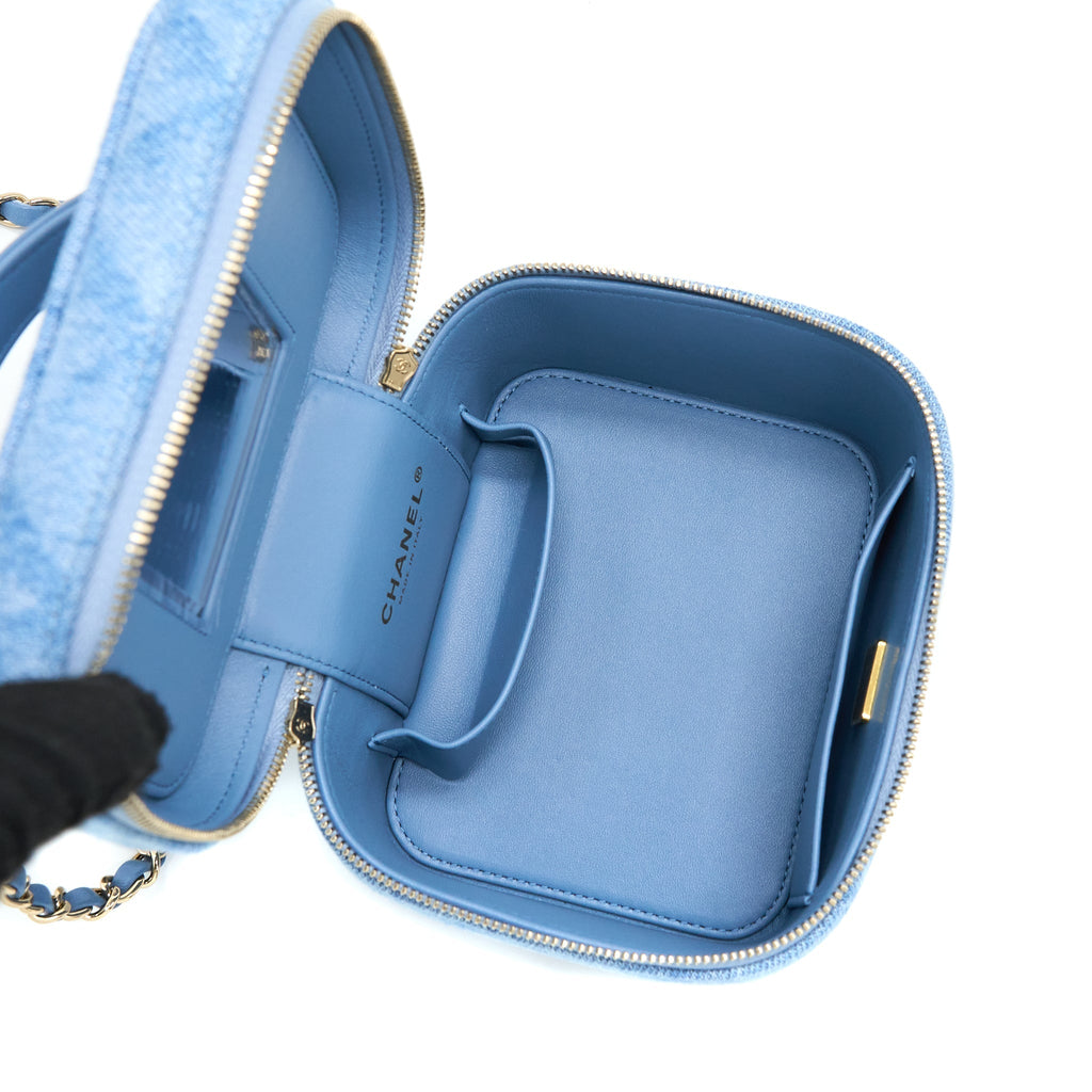 CHANEL VANITY CASE WITH CHAIN DENIM LGHW (MICROCHIP)