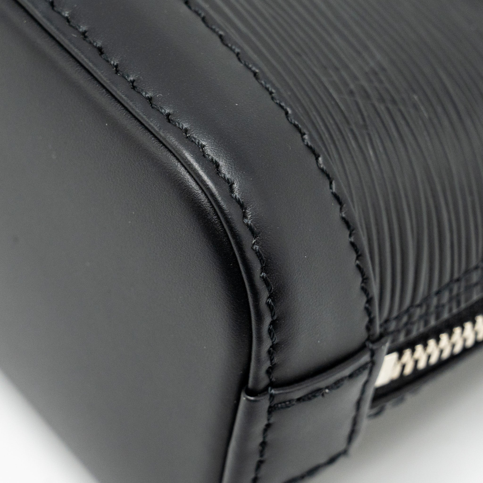 LOUIS VUITTON ALMA NANO EPI BLACK SHW