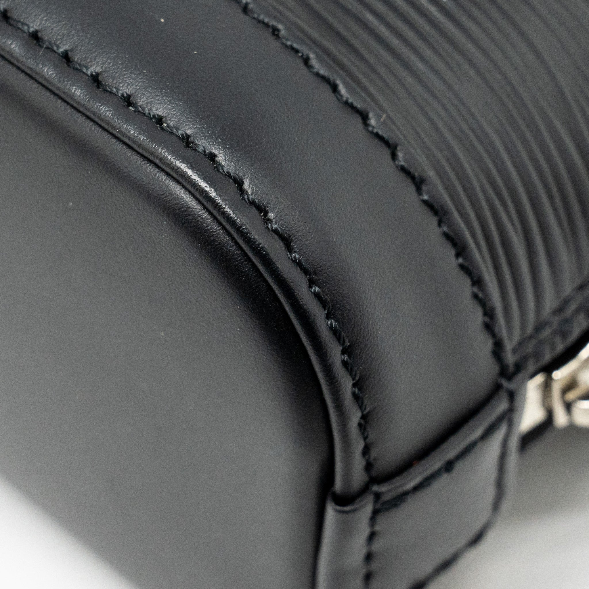 LOUIS VUITTON ALMA NANO EPI BLACK SHW