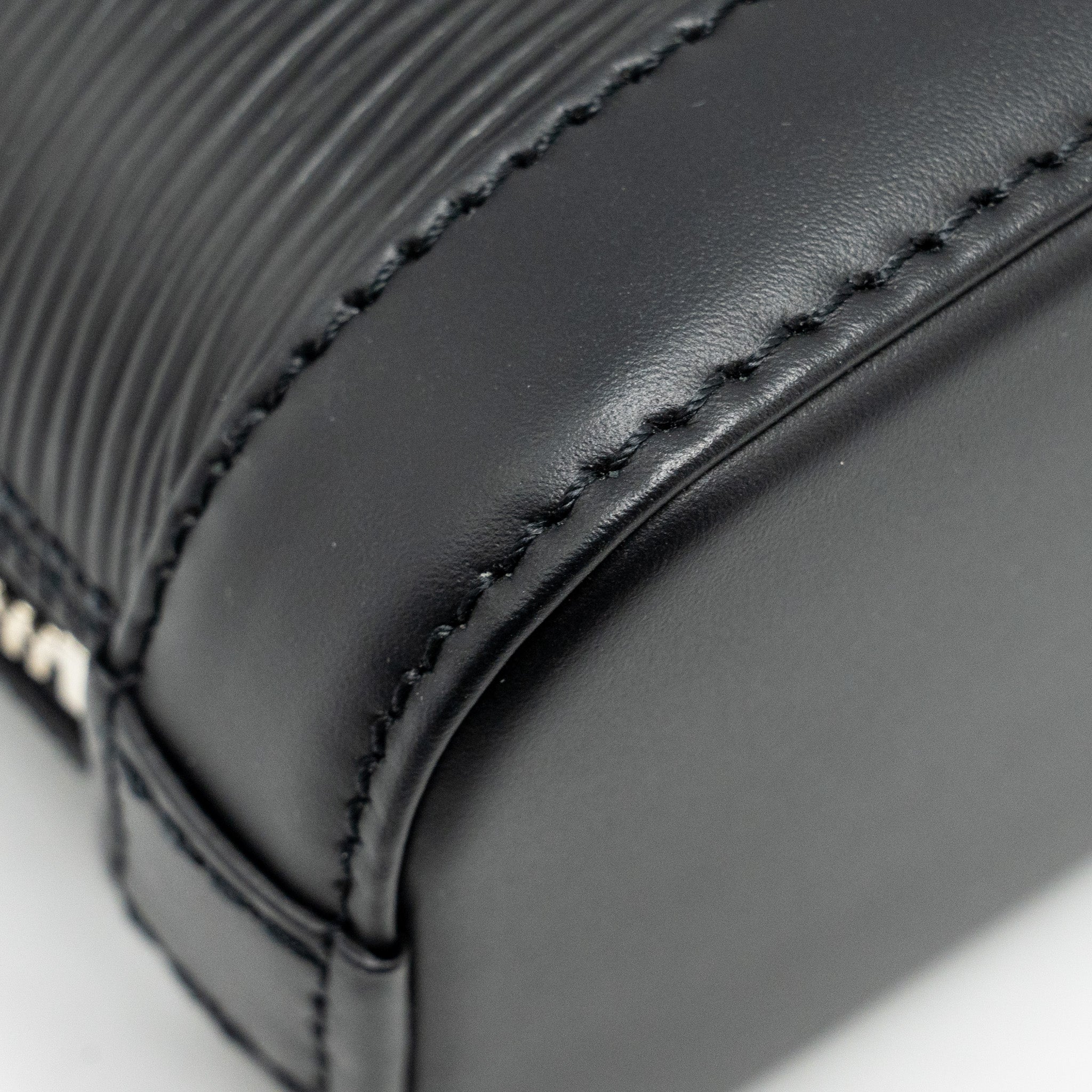 LOUIS VUITTON ALMA NANO EPI BLACK SHW
