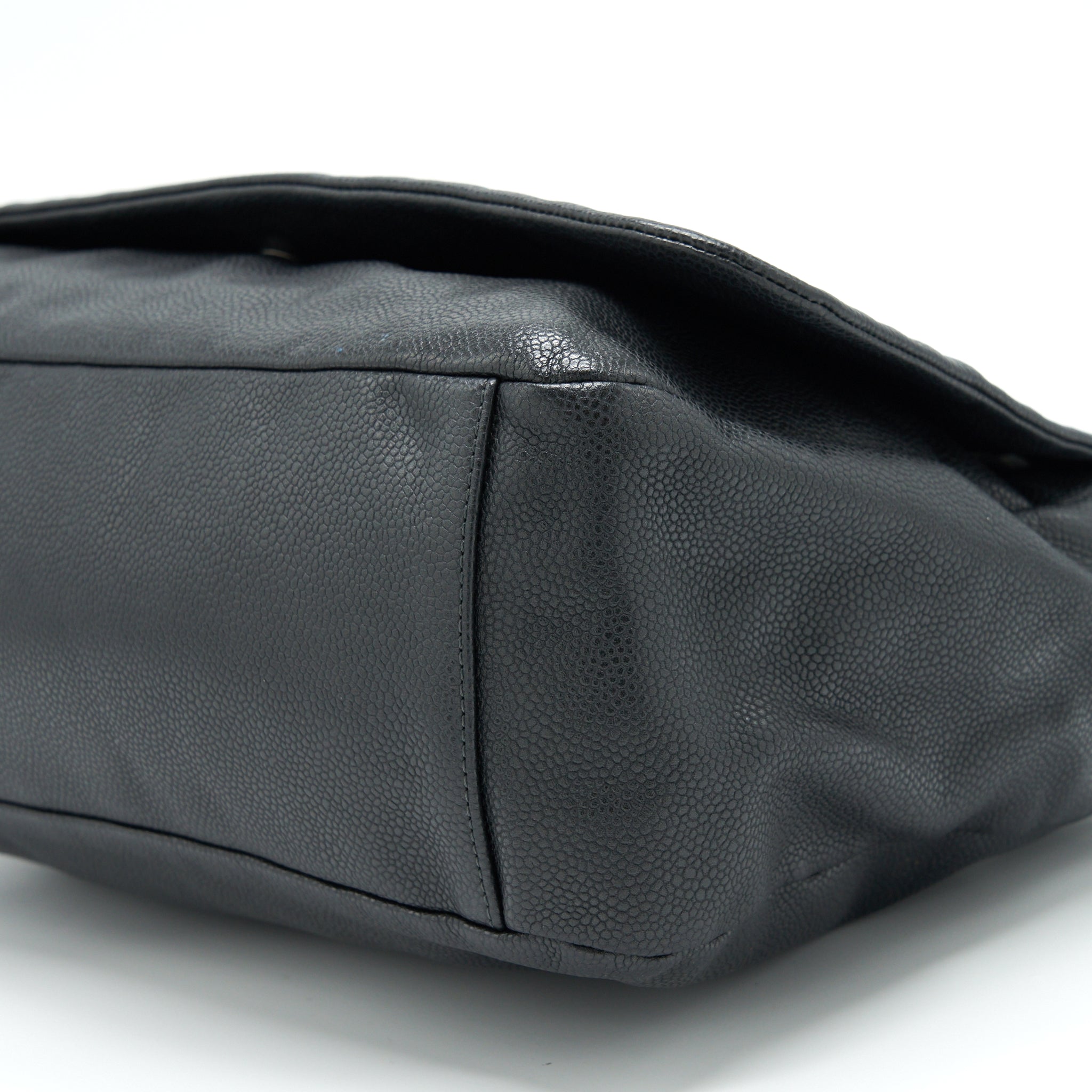 CHANEL VINTAGE SHOULDER BAG CAVIAR BLACK RUTHENIUM HARDWARE