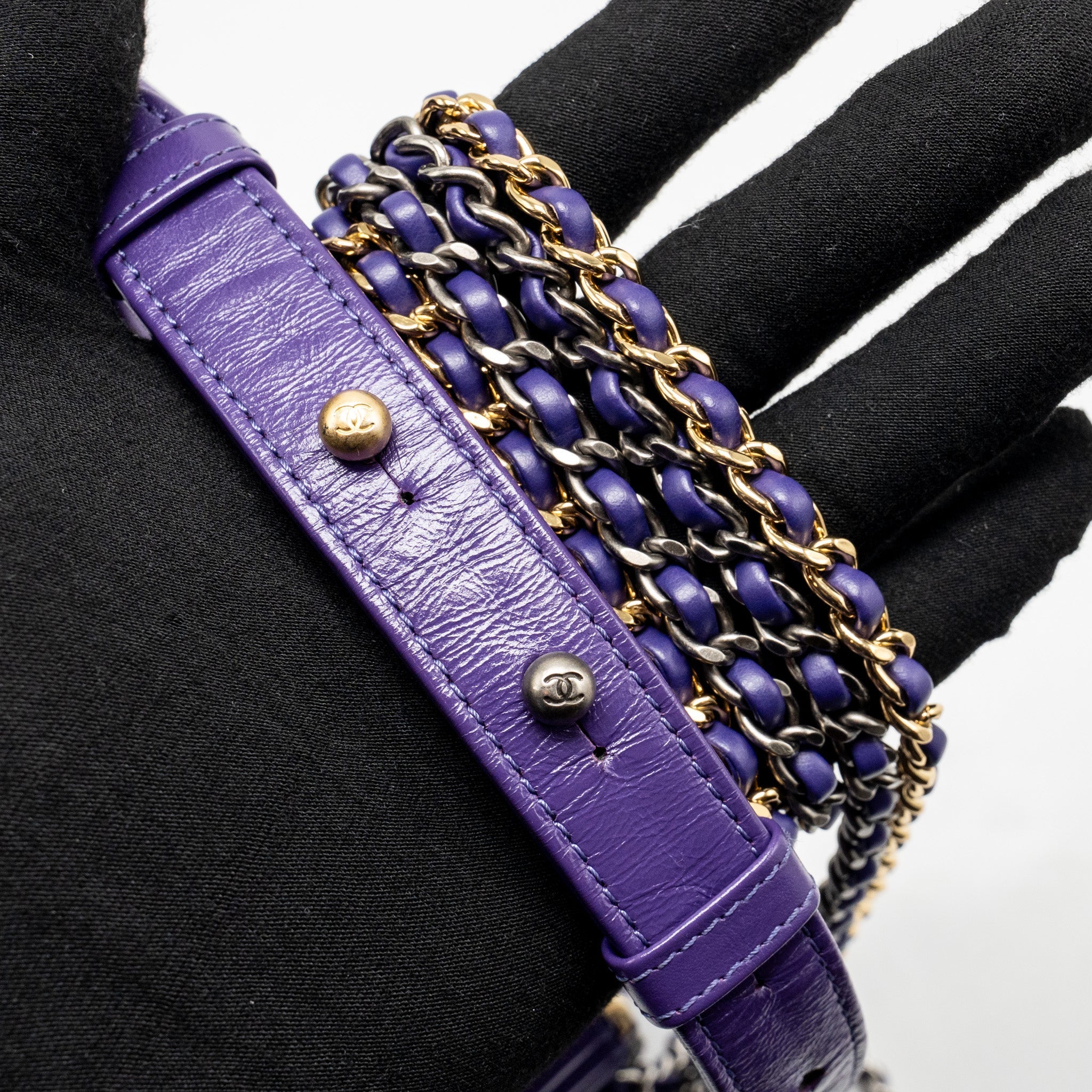 CHANEL SMALL GABRIELLE HOBO BAG CHEVRON AGED CALFSKIN PURPLE MULTICOLOUR HARDWARE