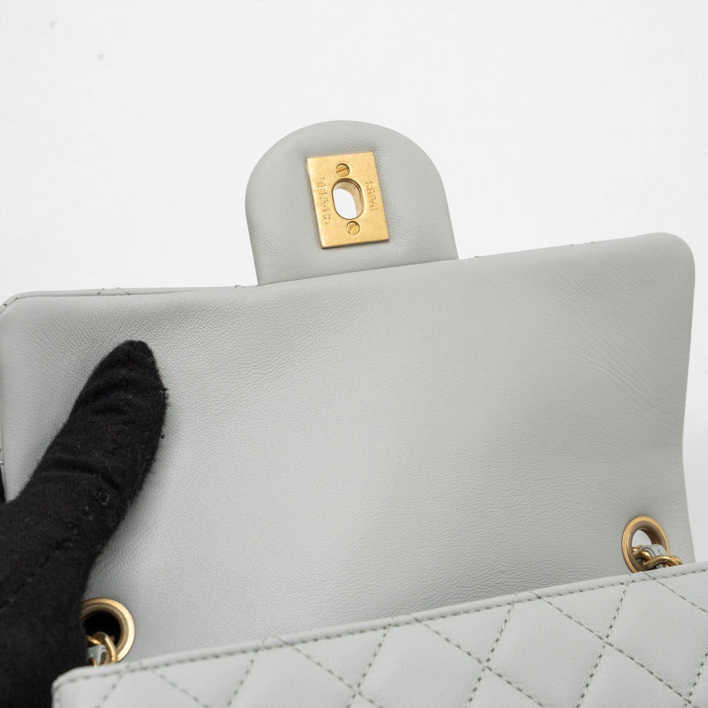 CHANEL 23C PEARL CRUSH MINI RECTANGULAR FLAP BAG LAMBSKIN LIGHT GREY GHW (MICROCHIP)