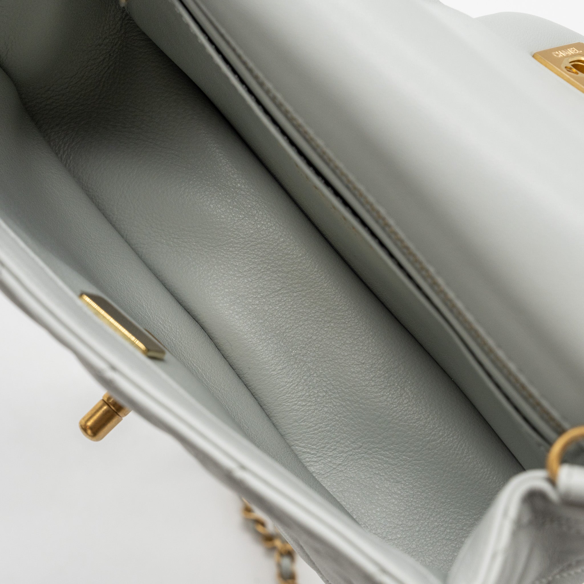 CHANEL 23C PEARL CRUSH MINI RECTANGULAR FLAP BAG LAMBSKIN LIGHT GREY GHW (MICROCHIP)