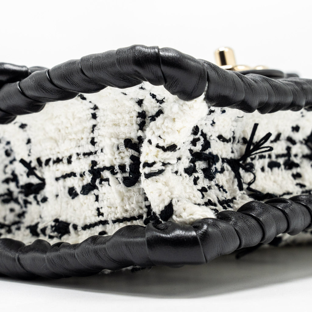 CHANEL SEASONAL MINI SQUARE FLAP BAG TWEED WHITE/BLACK LGHW (MICROCHIP)