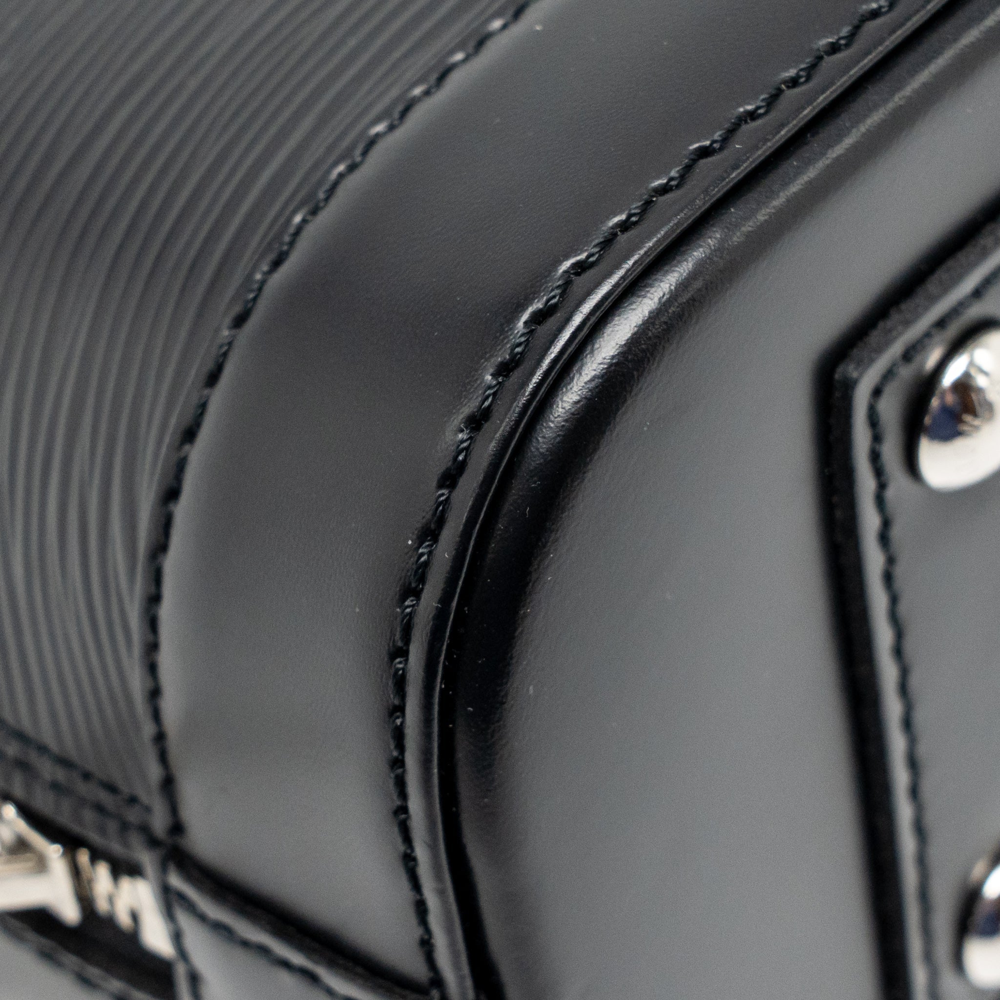 LOUIS VUITTON ALMA BB EPI LEATHER BLACK SHW