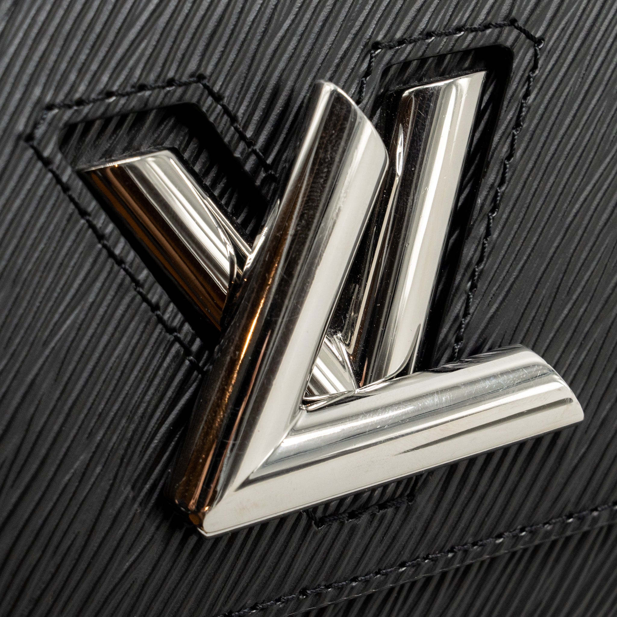 LOUIS VUITTON TWIST PM EPI LEATHER BLACK SHW