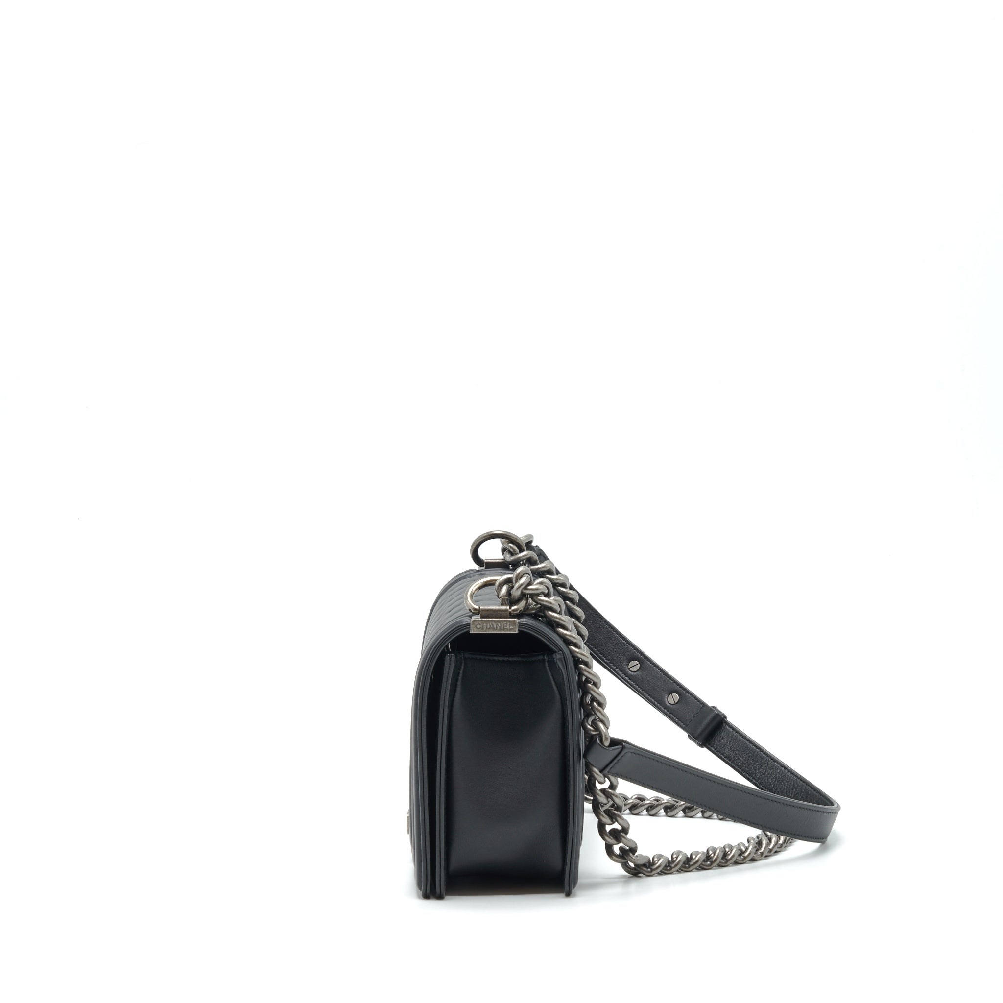 CHANEL MEDIUM BOY CALFSKIN BLACK RUTHENIUM HARDWARE