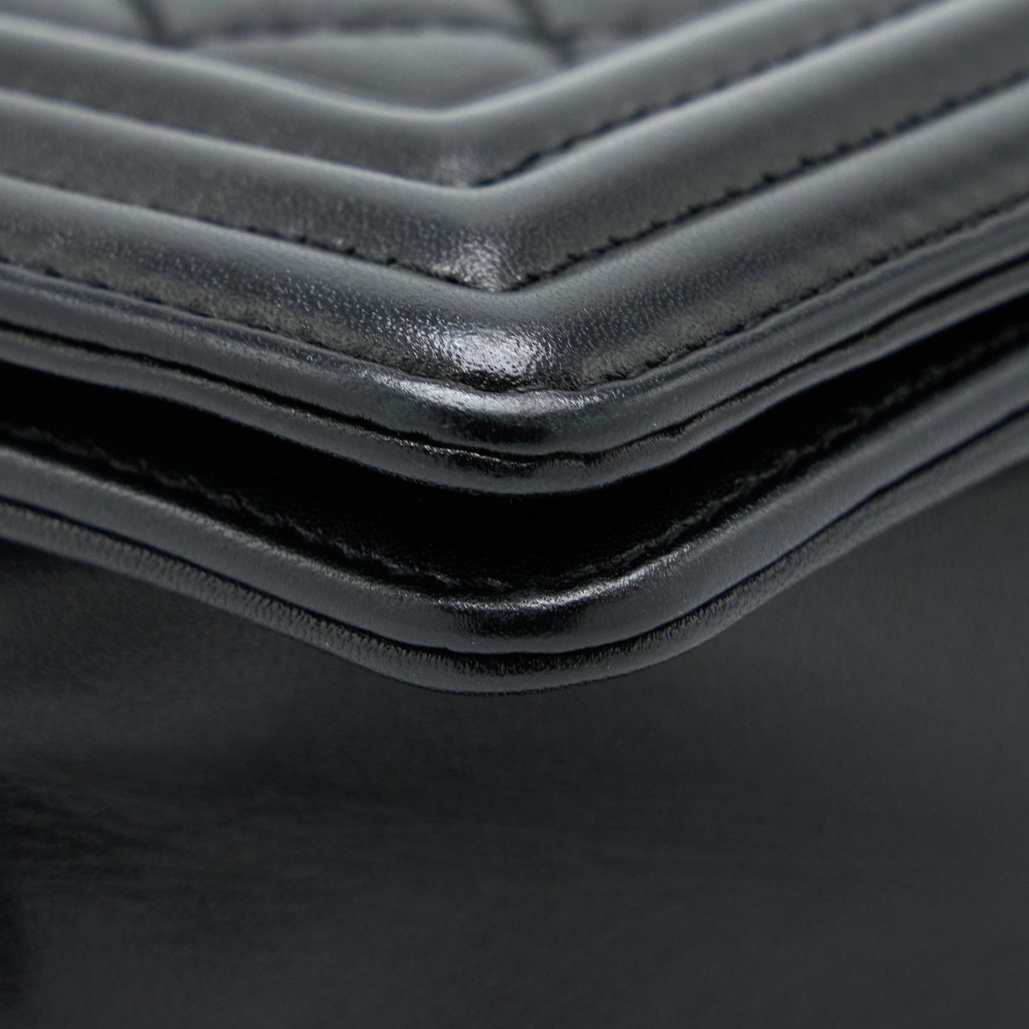 CHANEL MEDIUM BOY BAG LAMBSKIN BLACK RUTHENIUM SHW