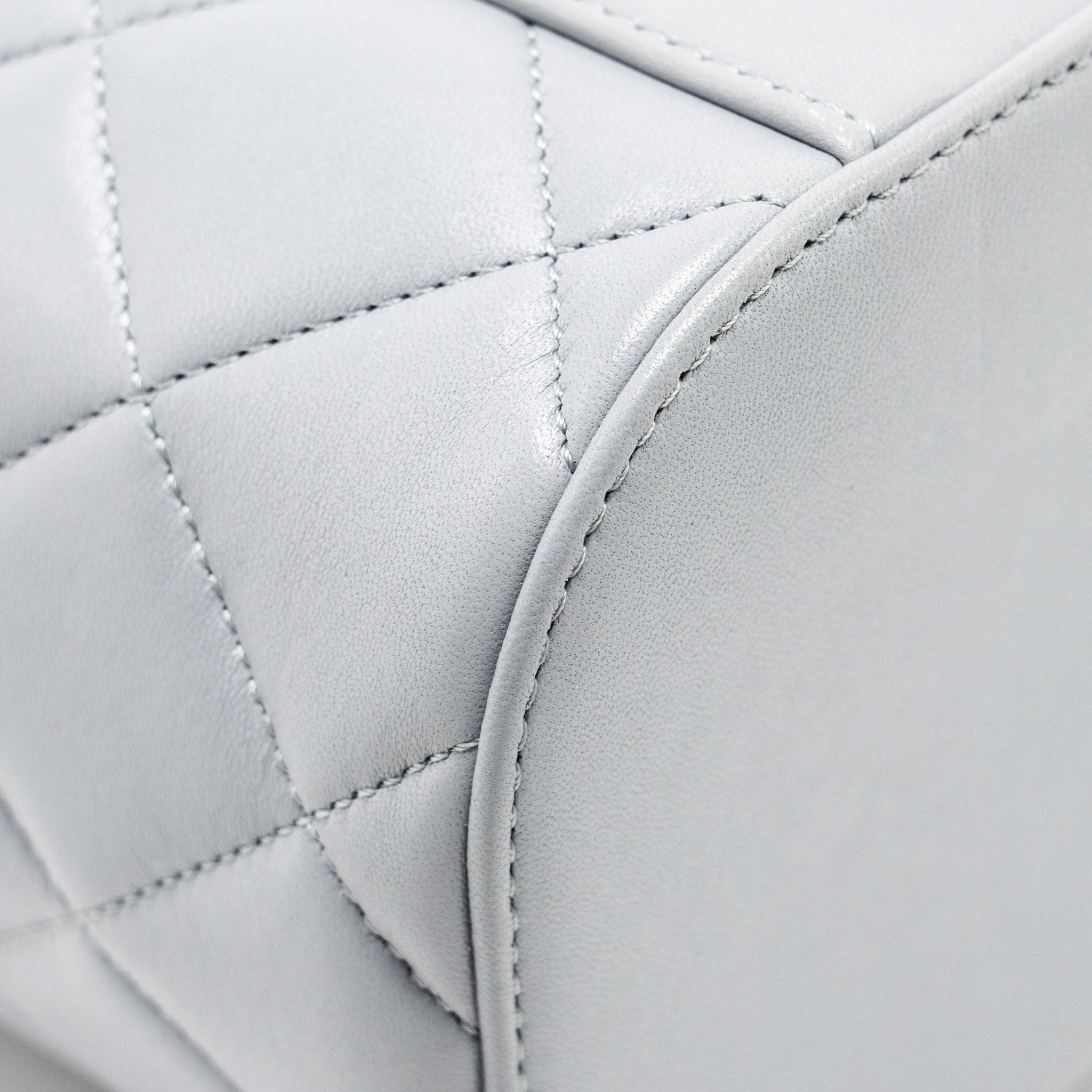 CHANEL TRENDY CC TOP HANDLE VANITY WITH CHAIN LAMBSKIN GREY LGHW