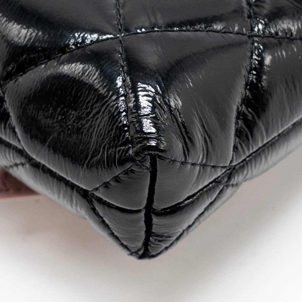 CHANEL 24A BOW KNOT CLUTCH WITH CHAIN PATENT CRUMPLED LAMBSKIN / SHINY LAMBSKIN BLACK / PINK GHW (MICROCHIP)