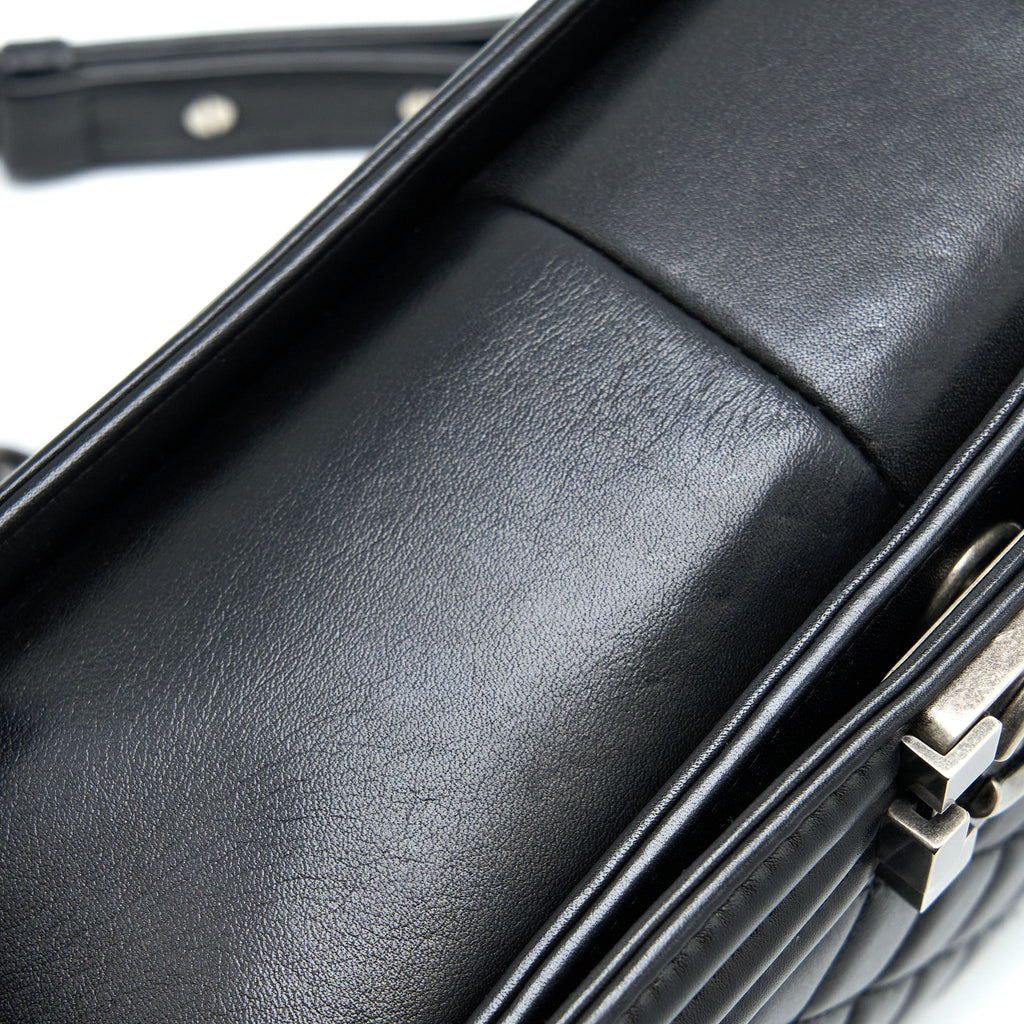 CHANEL MEDIUM BOY BAG LAMBSKIN BLACK RUTHENIUM SHW