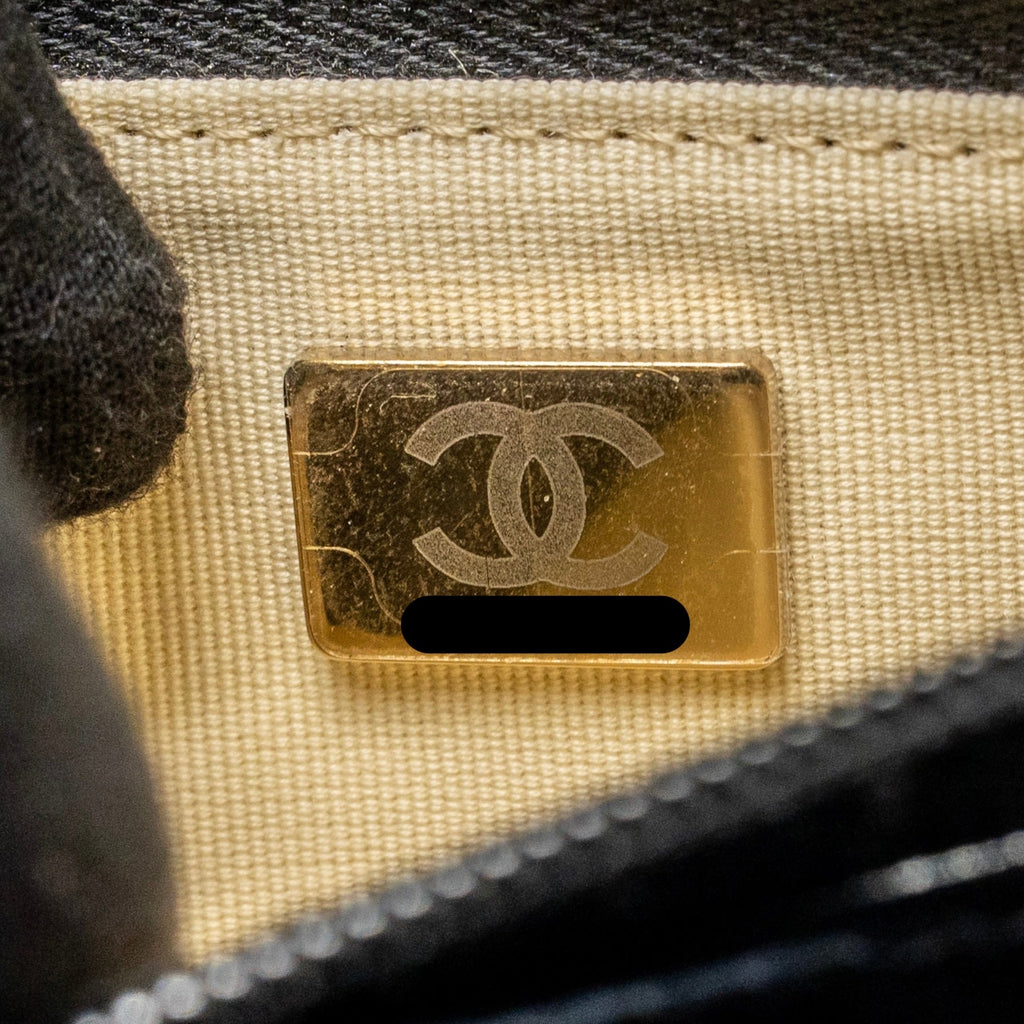 CHANEL 24A DETAILED CHAIN WALLET ON CHAIN SHINY CALFSKIN BLACK GHW (MICROCHIP）