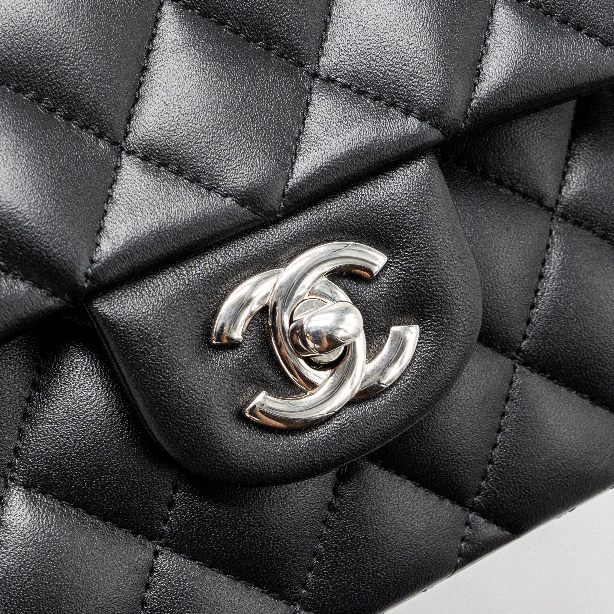 CHANEL SMALL CLASSIC DOUBLE FLAP BAG LAMBSKIN BLACK SHW (MICROCHIP)