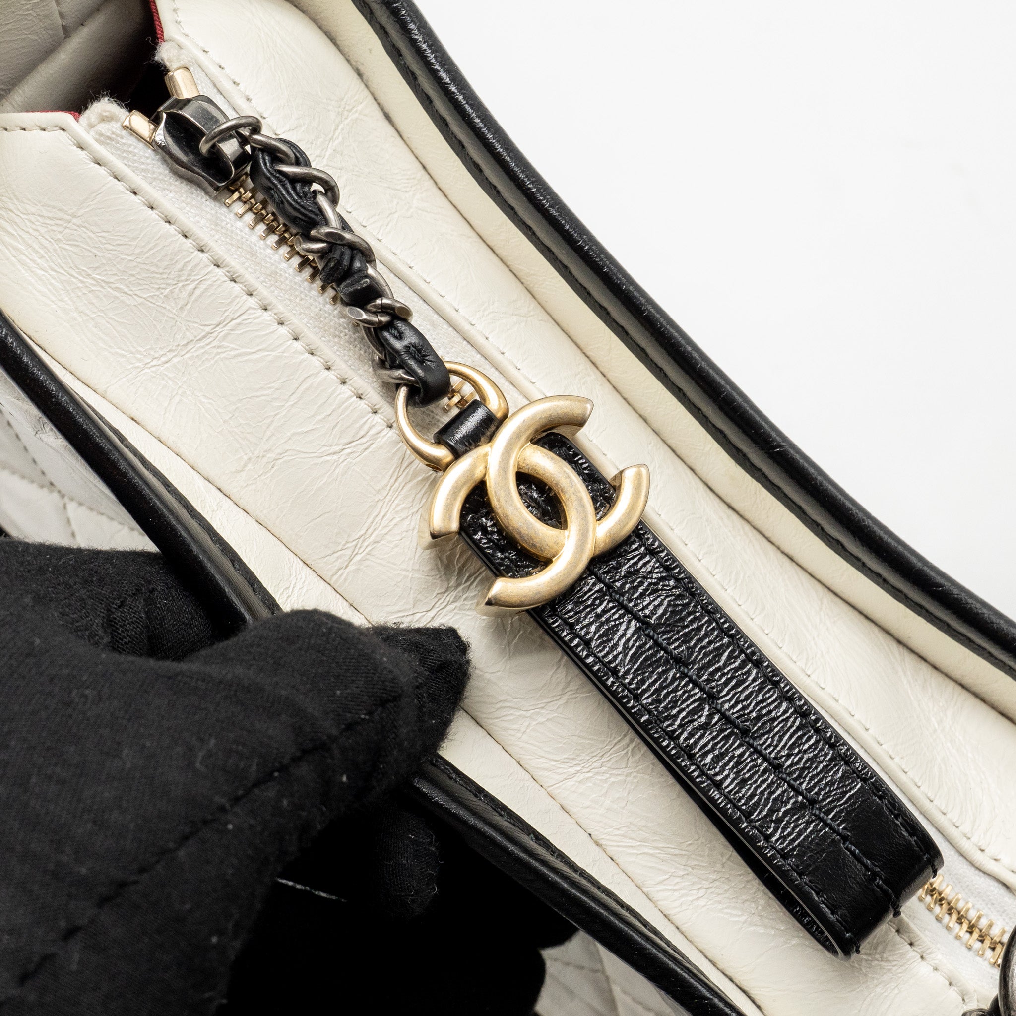 CHANEL SMALL GABRIELLE HOBO BAG AGED CALFSKIN WHITE/BLACK MULTICOLOUR HARDWARE