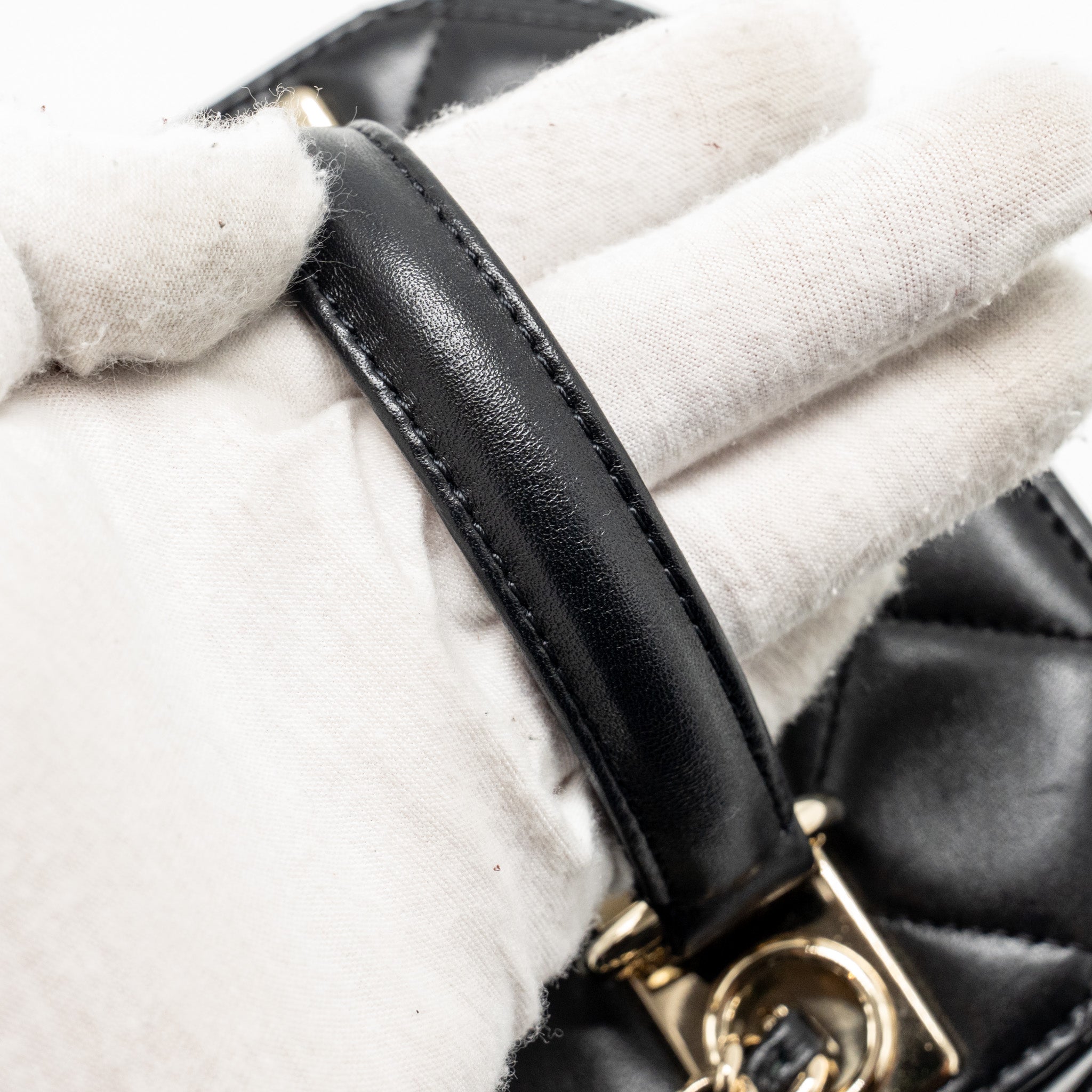 CHANEL TRENDY CC ROUND VANITY CASE CROSSBODY BAG LAMBSKIN BLACK LGHW