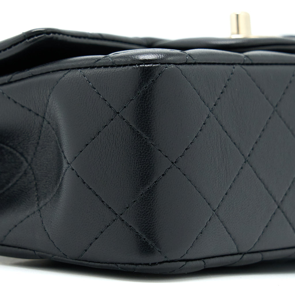 CHANEL 22A TOP HANDLE MINI RECTANGULAR FLAP BAG LAMBSKIN BLACK GHW (MICROCHIP)