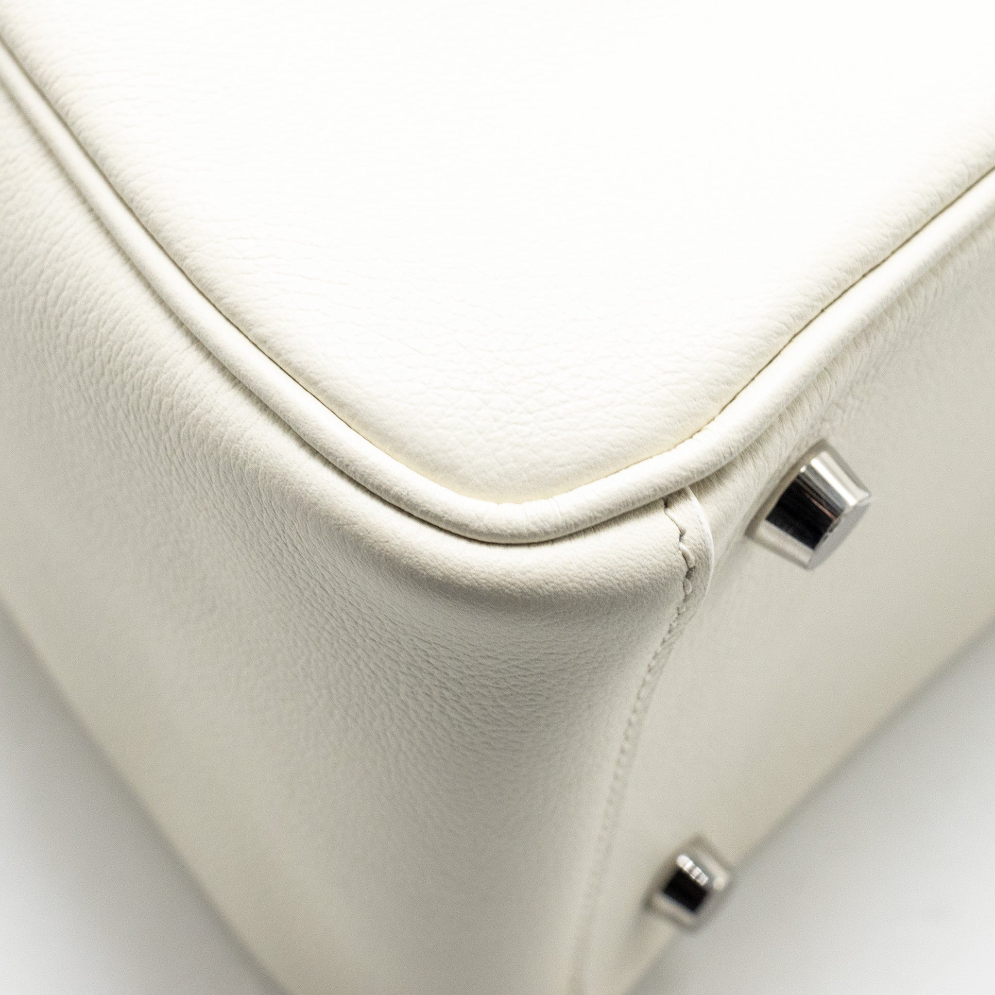 HERMES LINDY26 EVERCOLOR BLANC SHW