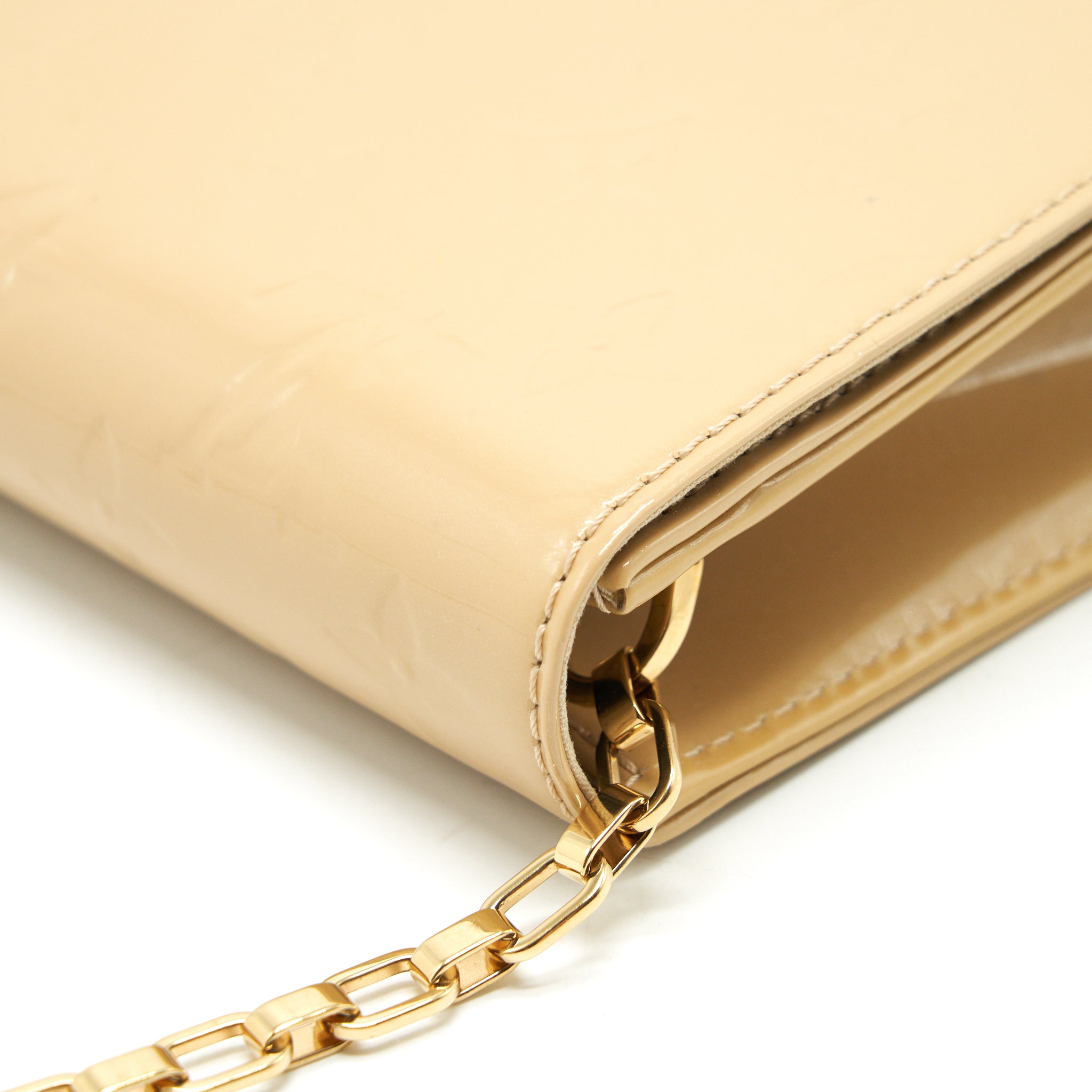LOUIS VUITTON VERNIS ANA CLUTCH PATENT LEATHER BEIGE GHW