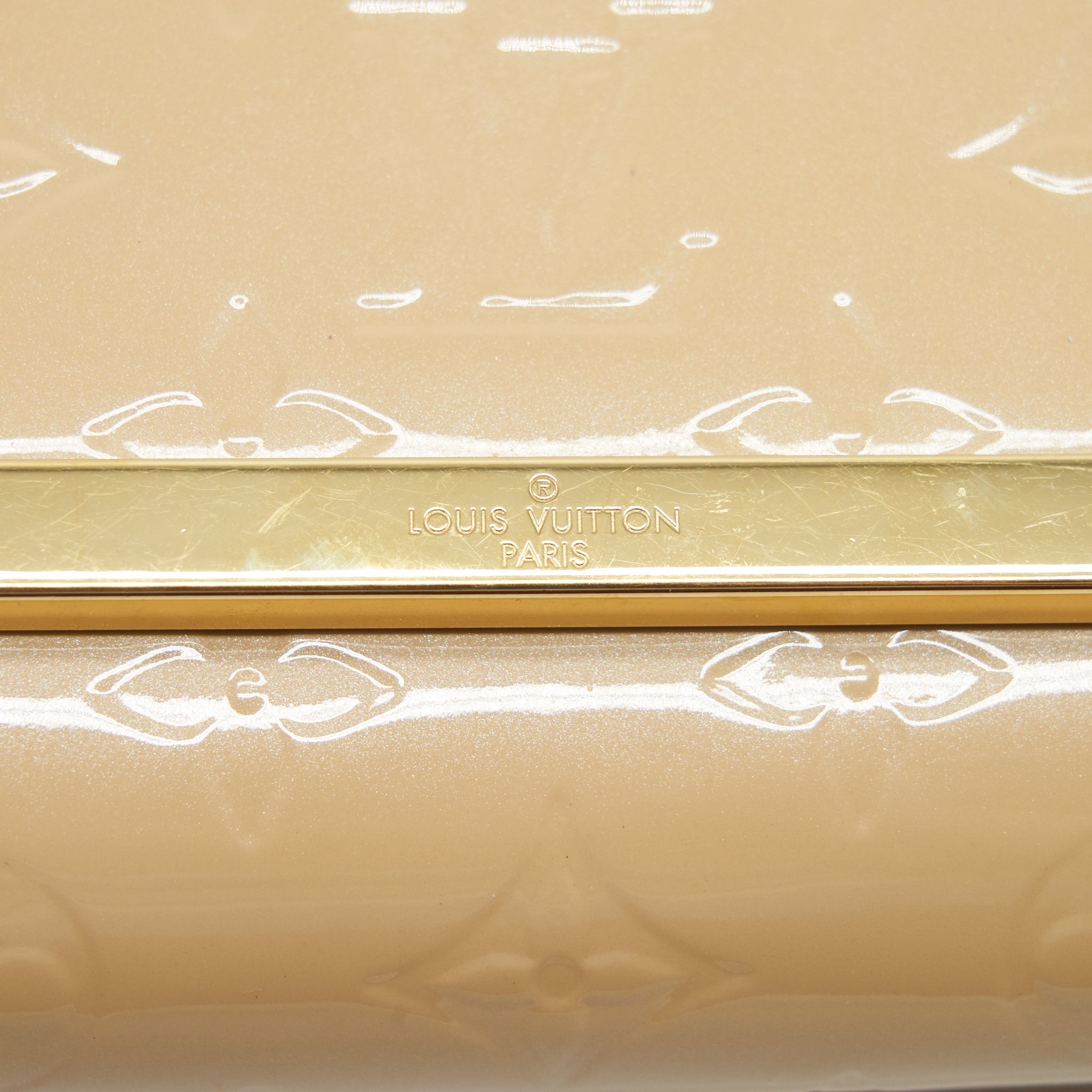 LOUIS VUITTON VERNIS ANA CLUTCH PATENT LEATHER BEIGE GHW