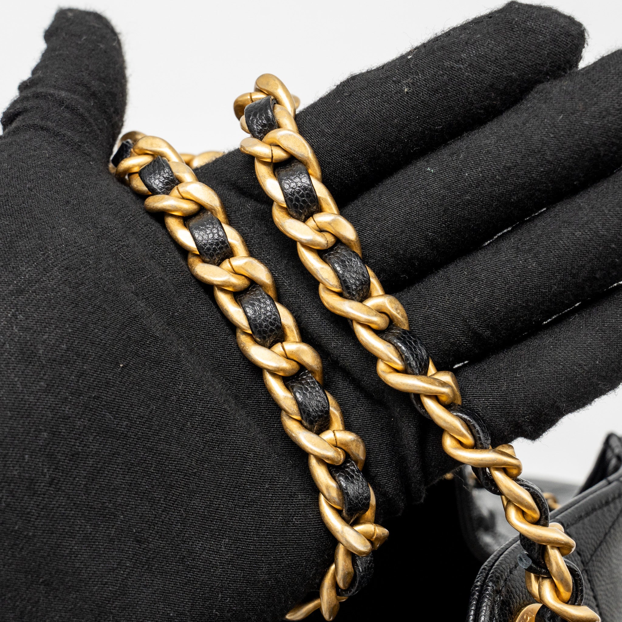 CHANEL 25 SMALL HANDBAG GRAINED CALFSKIN BLACK GHW (MICROCHIP)