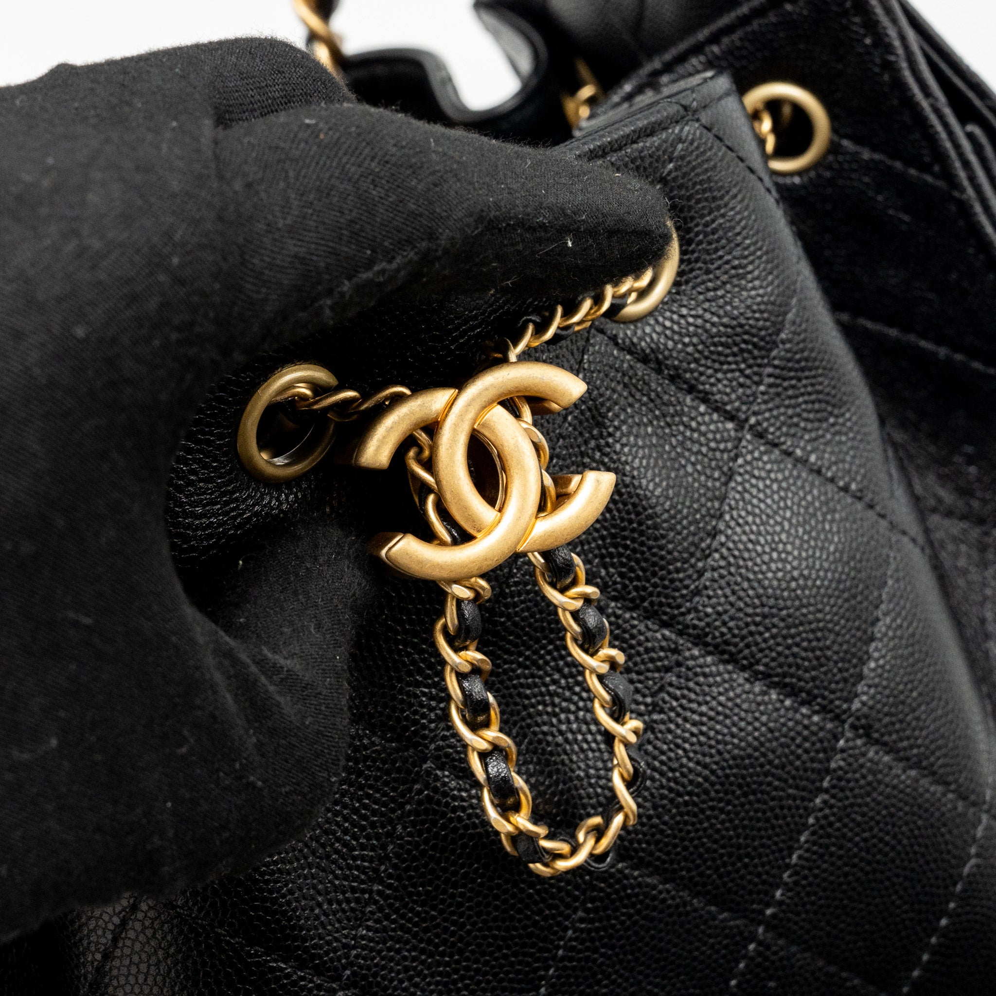 CHANEL 25 SMALL HANDBAG GRAINED CALFSKIN BLACK GHW (MICROCHIP)