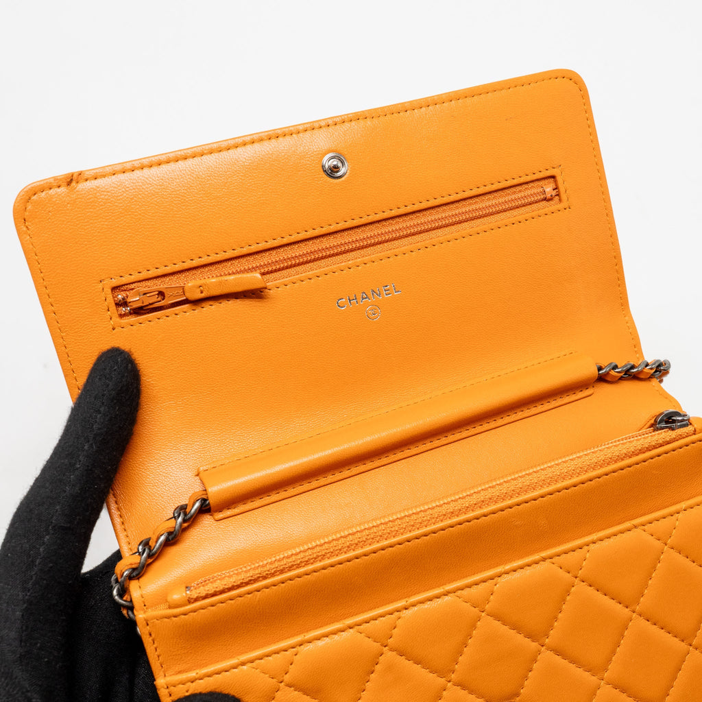 CHANEL BOY WALLET ON CHAIN LAMBSKIN ORANGE RUTHENIUM SILVER HARDWARE