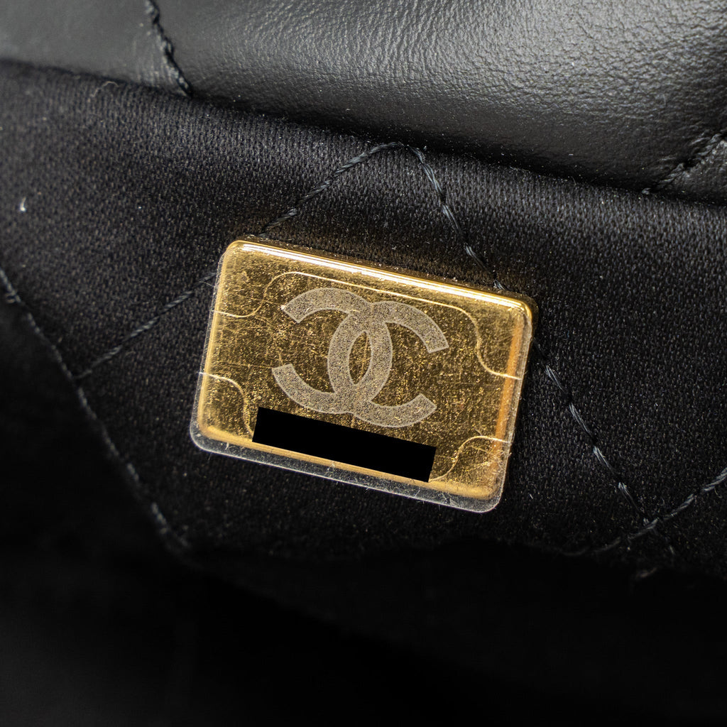 CHANEL SMALL 22 BAG WHITE LETTER SHINY CALFSKIN BLACK BRUSHED GHW (MICROCHIP)
